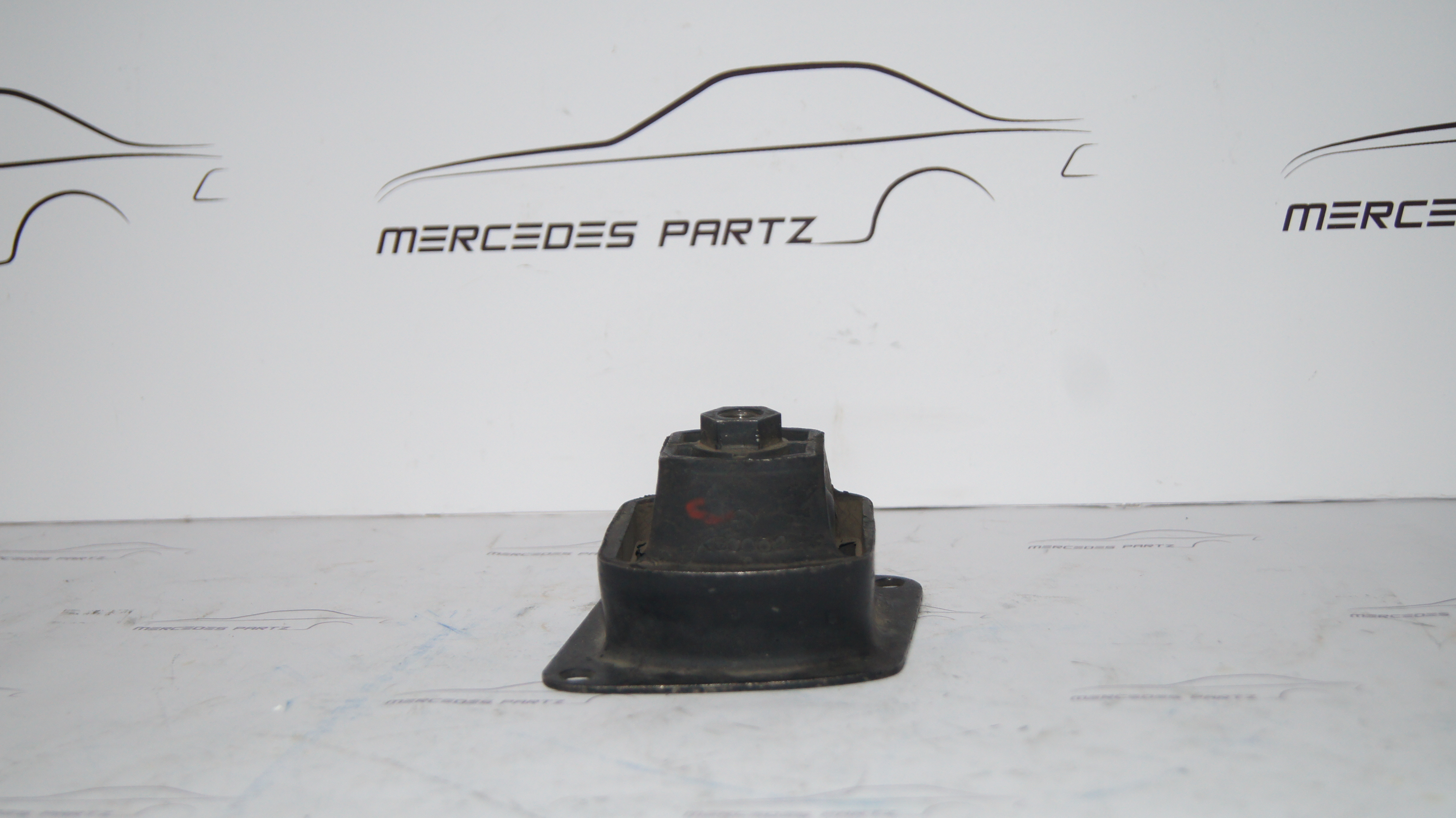 A1212230512 W110 Rubber Mount HeckFlosse-Fintail A1212230512 W110 Rubber Mount HeckFlosse-Fintail