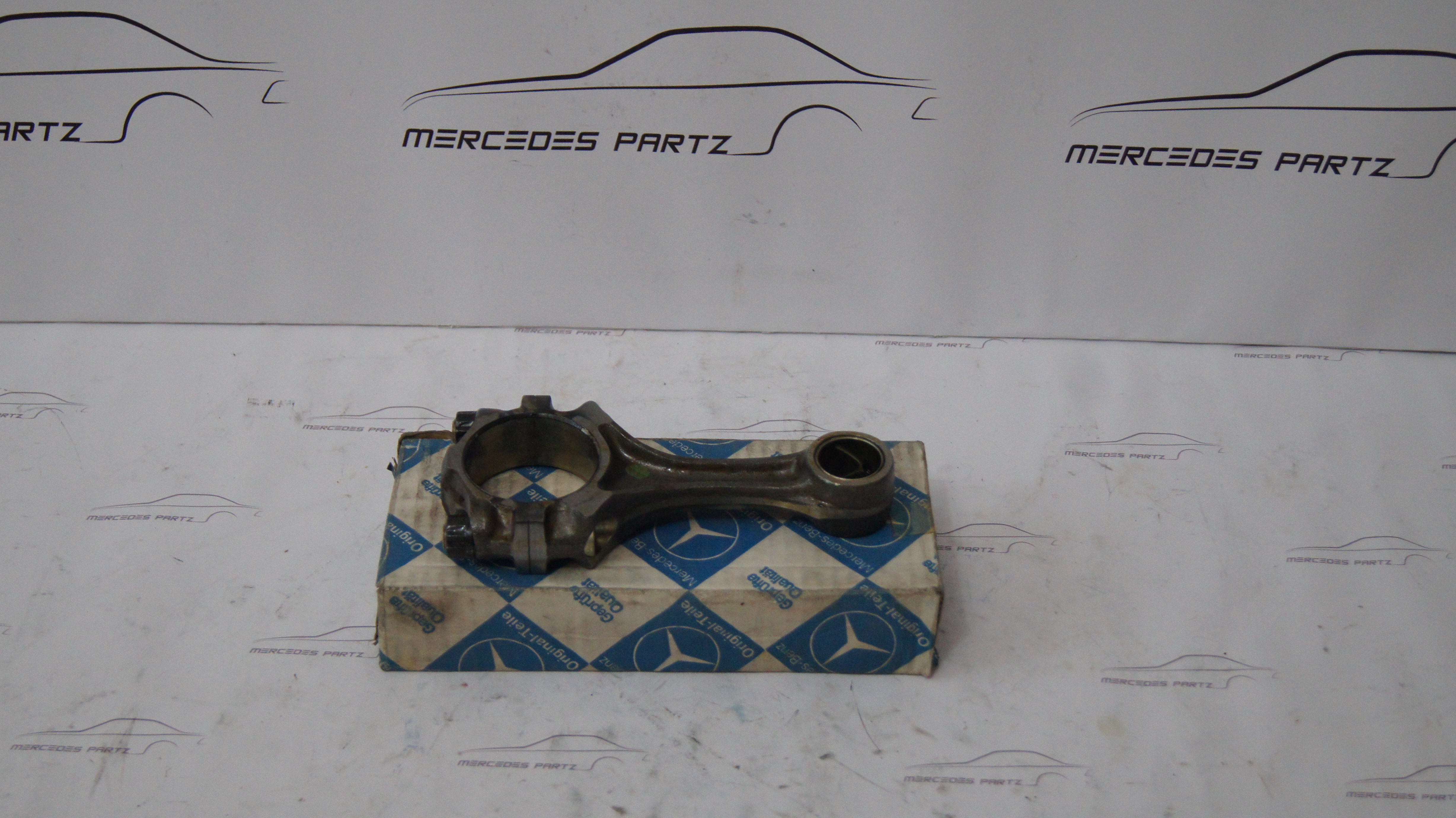 M130 M114 Connecting Rod A1300301120 E M130 M114 Connecting Rod A1300301120 E