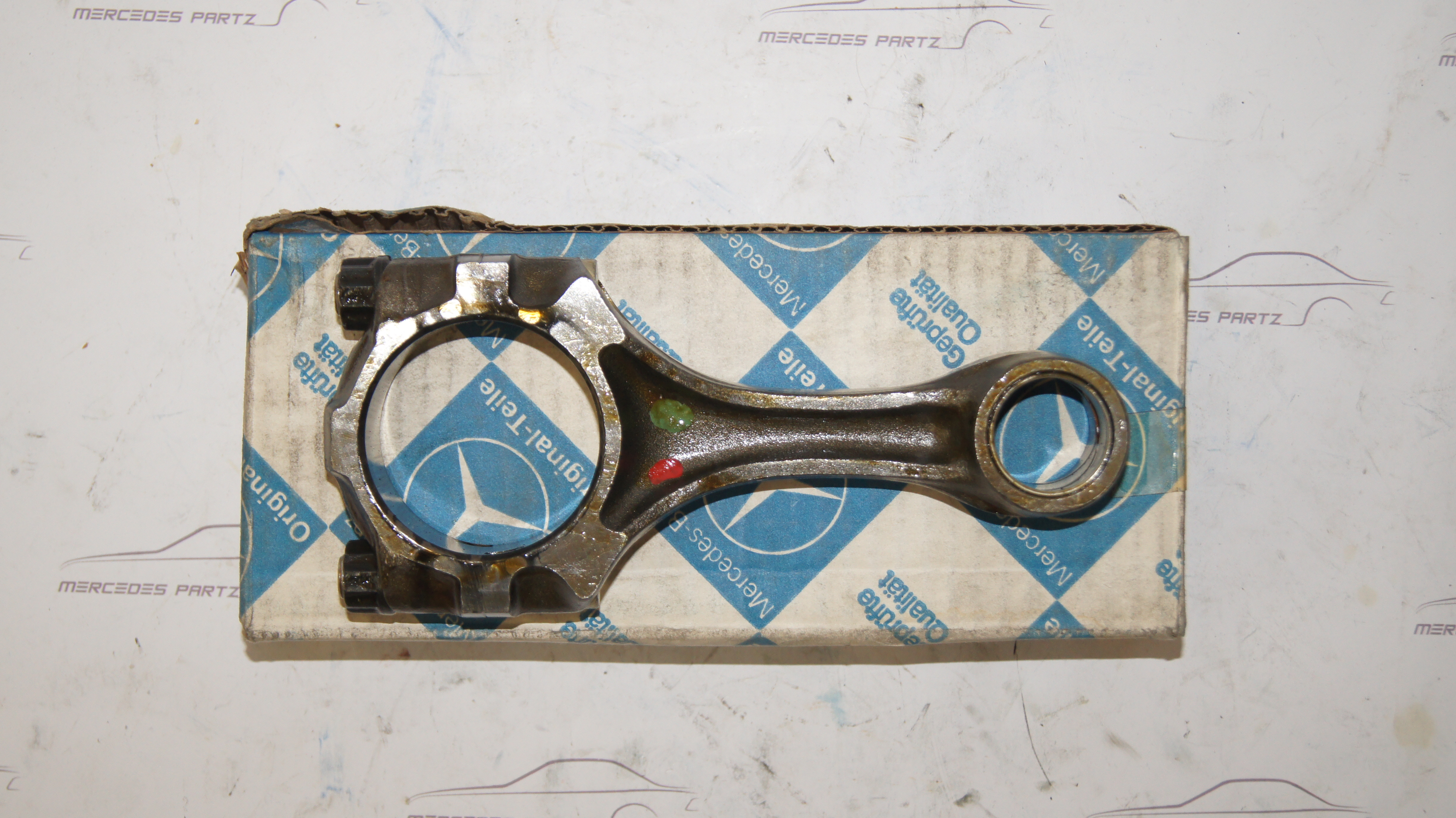 M130 M114 Connecting Rod A1300301120 E M130 M114 Connecting Rod A1300301120 E