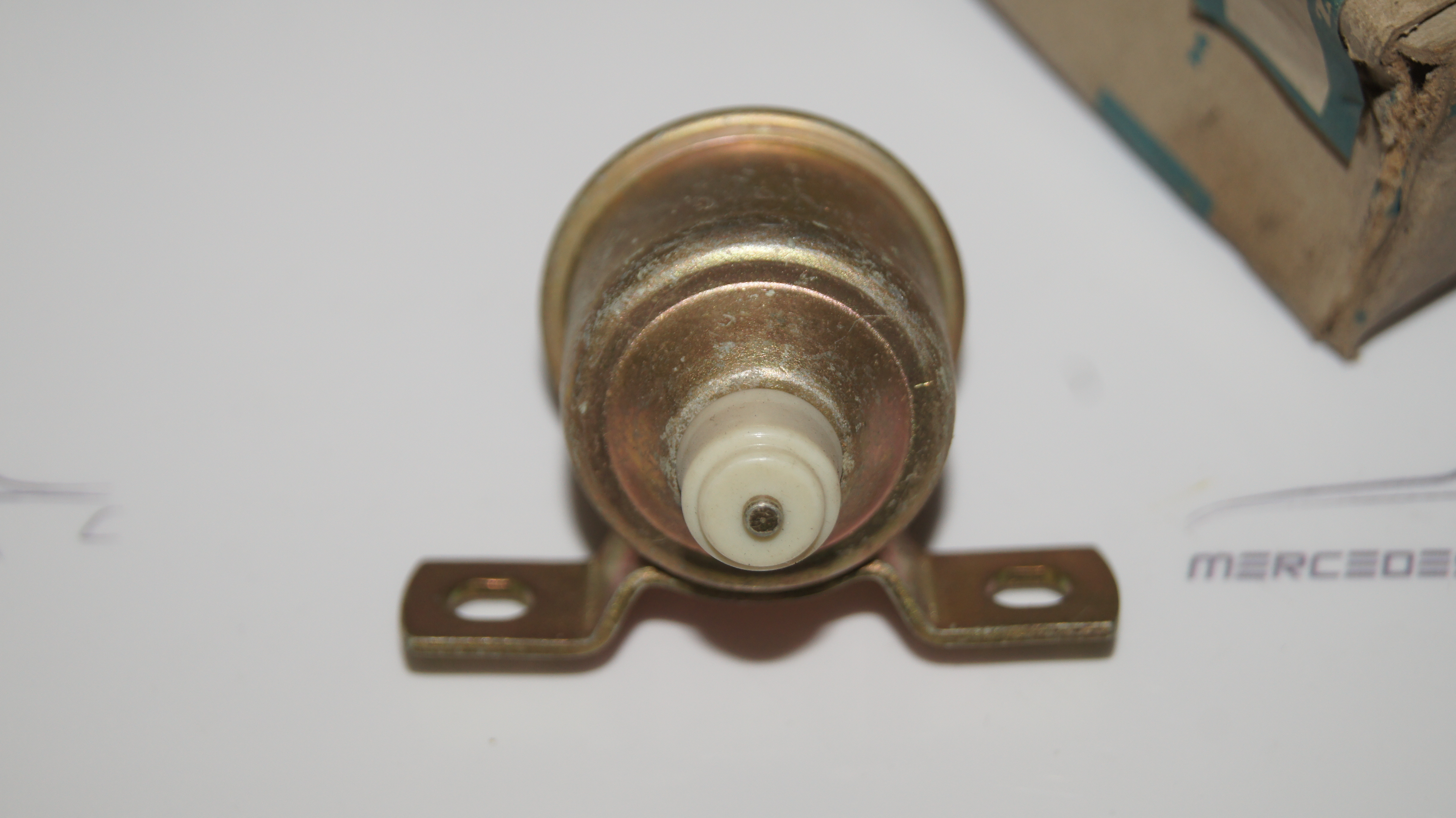 A0015400497 M115 W116 W114 450SEL 6.9 280C Fuel Pump Valve E A0015400497 M115 W116 W114 450SEL 6.9 280C Fuel Pump Valve E