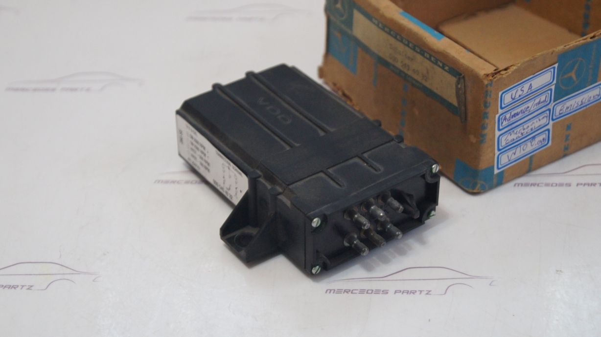 W108 280SE Advance / Retard Mechanism emission control Control Unit HeckFlosse-Fintail W108 280SE Advance / Retard Mechanism emission control Control Unit HeckFlosse-Fintail