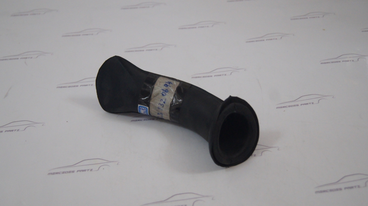 W123 Heating Right Hose NOS E W123 Heating Right Hose NOS E