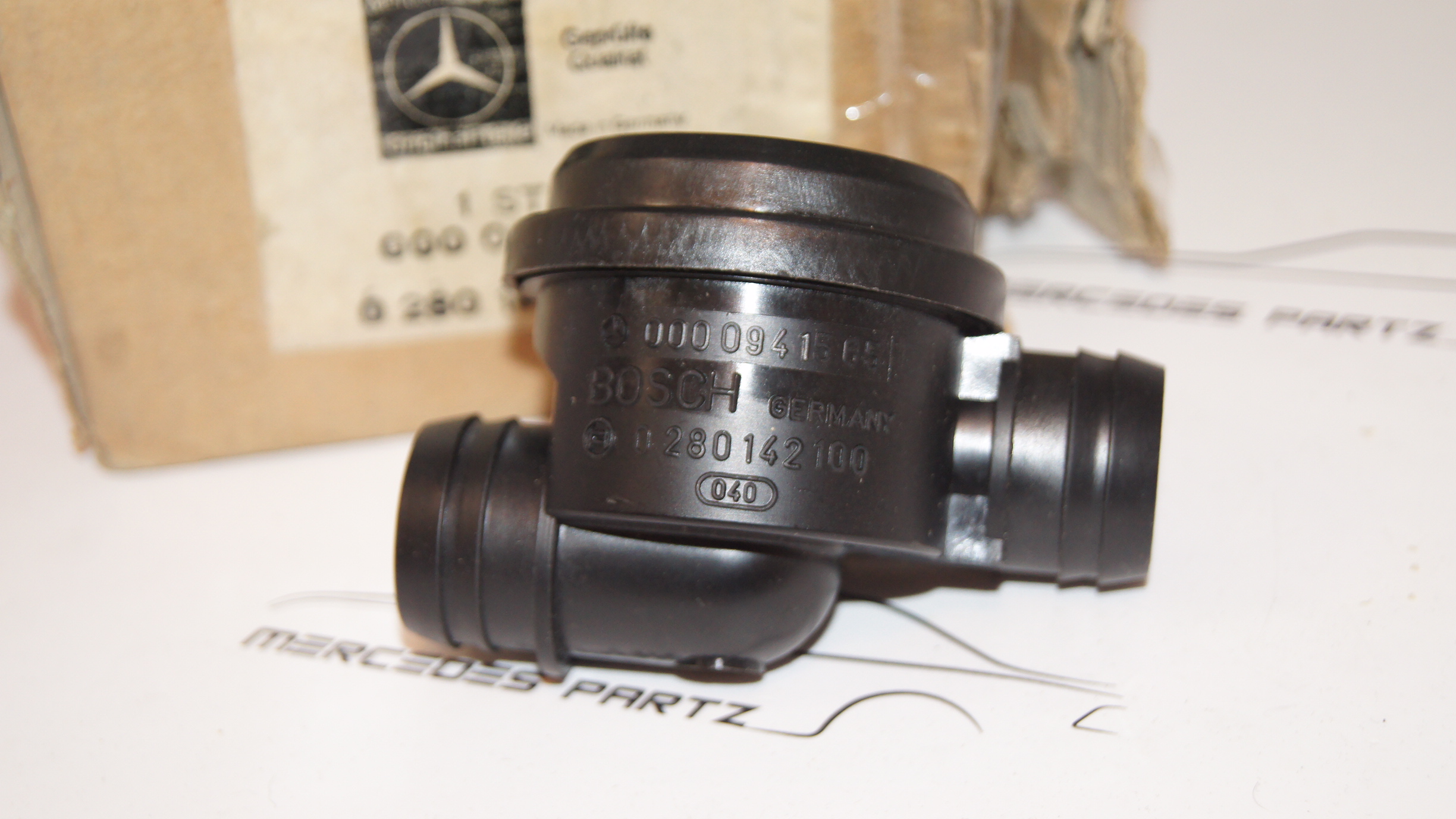 A0000941565 M102 M110 Thurst cutoff valve NEW NOS c A0000941565 M102 M110 Thurst cutoff valve NEW NOS c