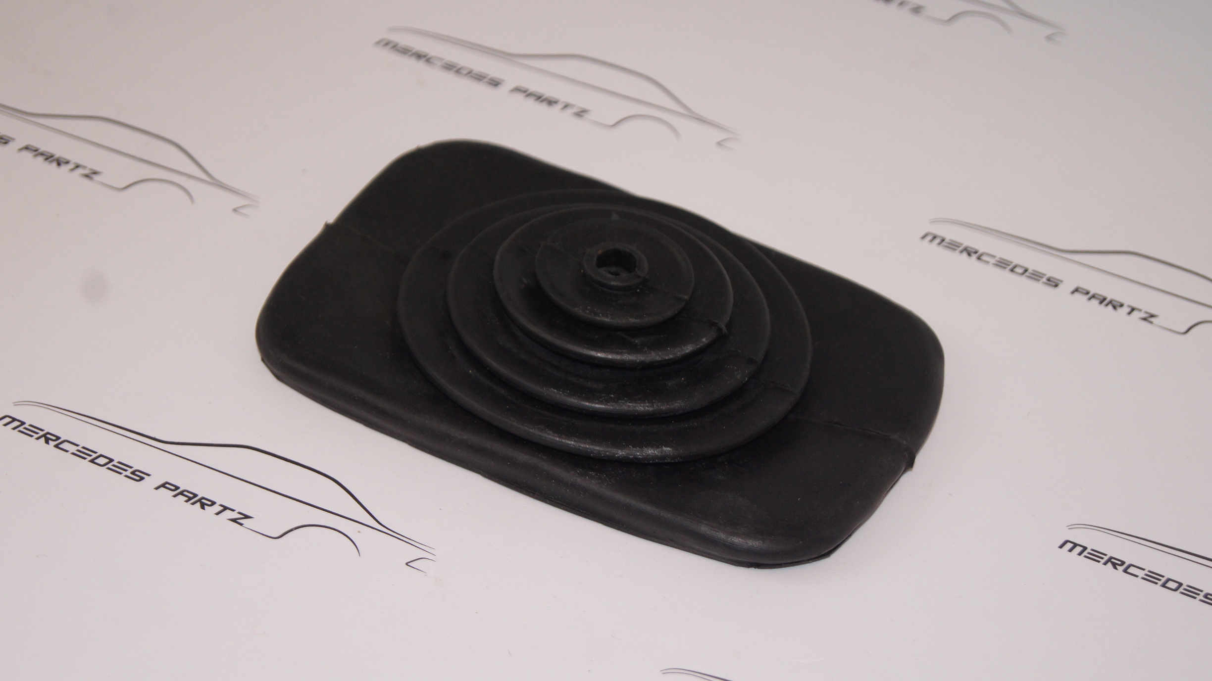 W109 W111 W115 transmission shifter boot Brand W109 W111 W115 transmission shifter boot Brand