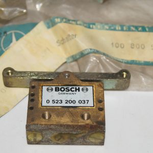 W100 Hydraulic Switch A1008005273 Model