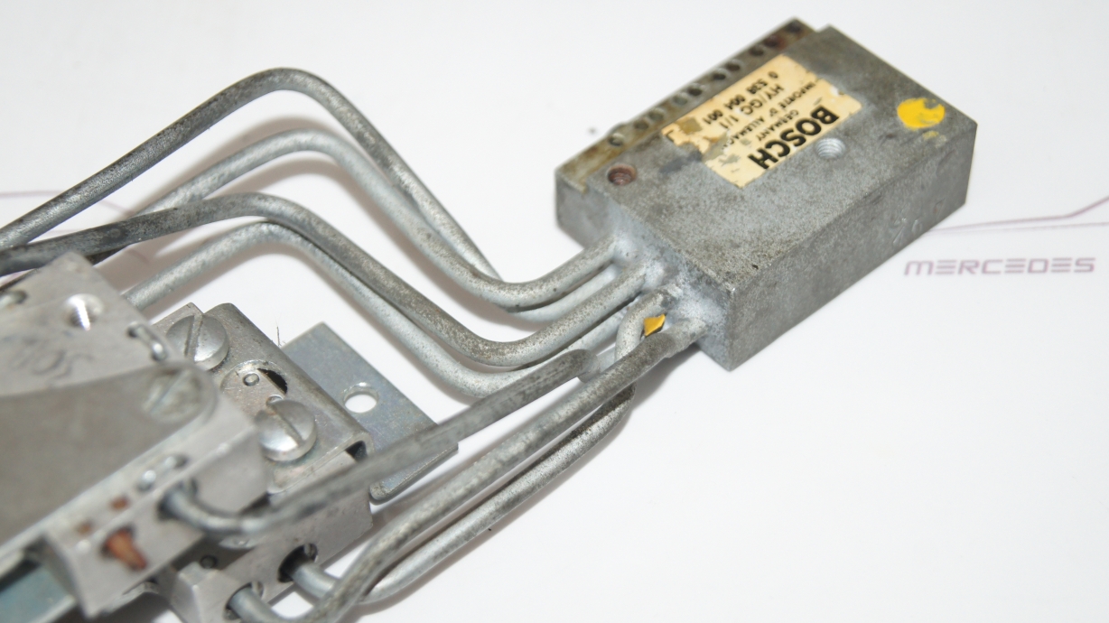 W100 Hydraulic Adjustable Seat Switch 600 W100 Hydraulic Adjustable Seat Switch 600