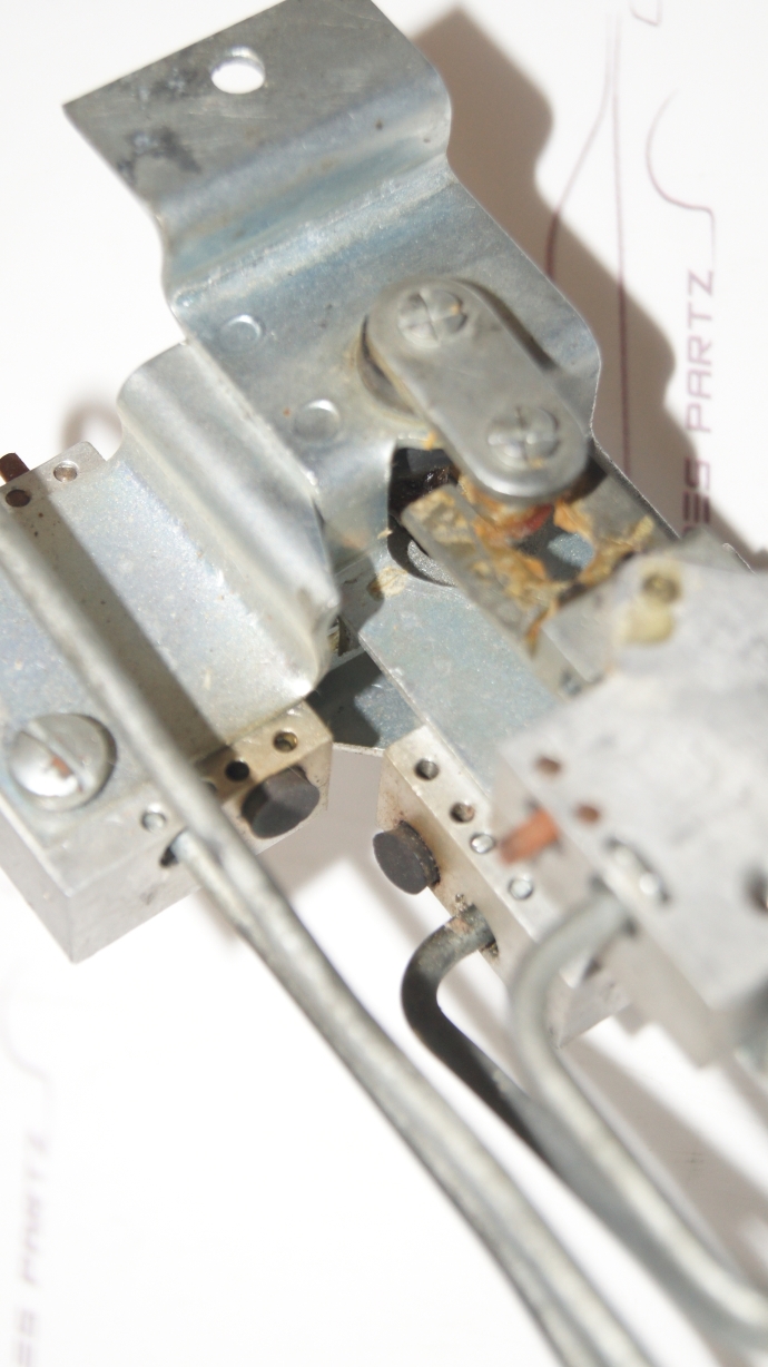 W100 Hydraulic Adjustable Seat Switch 600 W100 Hydraulic Adjustable Seat Switch 600