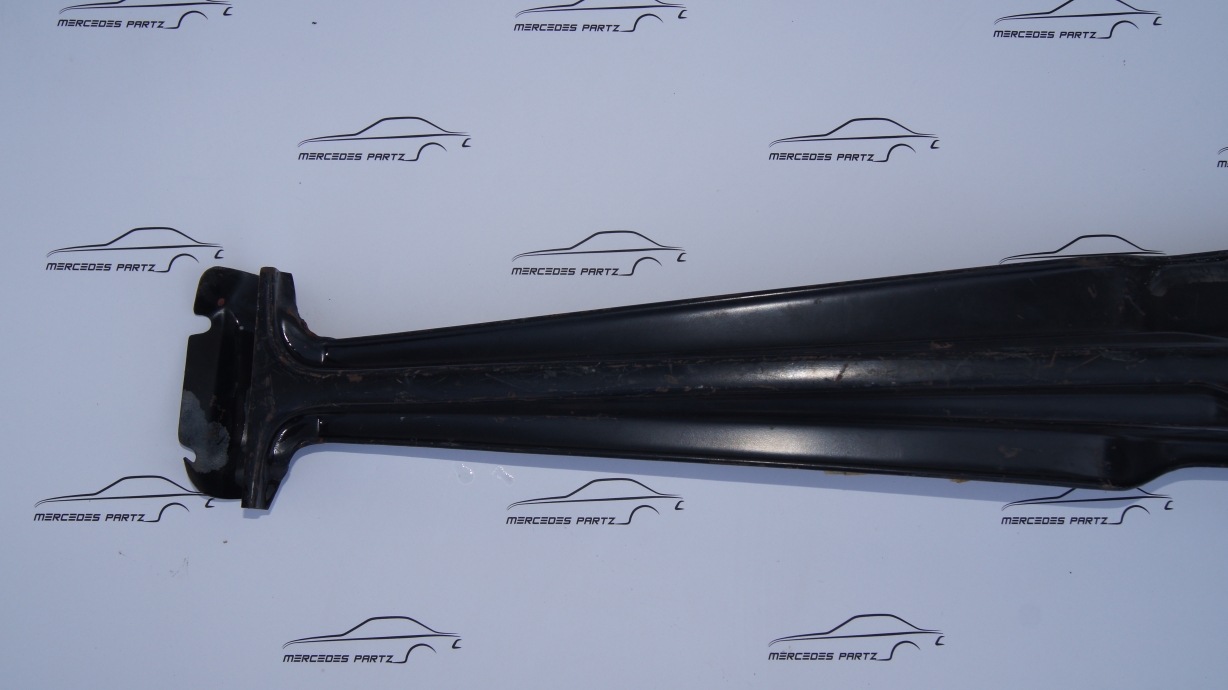 W123 Right Central Pillar Brand W123 Right Central Pillar Brand