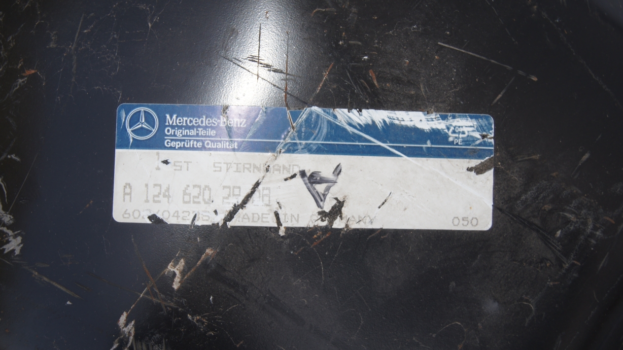 W124 Front Left Panel mercedespartz