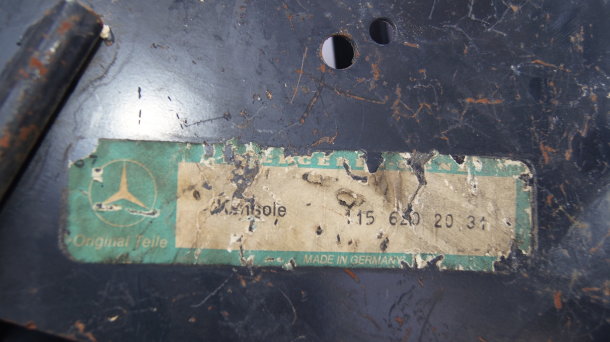 W114 W115 Front Panel Right Consule Brand W114 W115 Front Panel Right Consule Brand