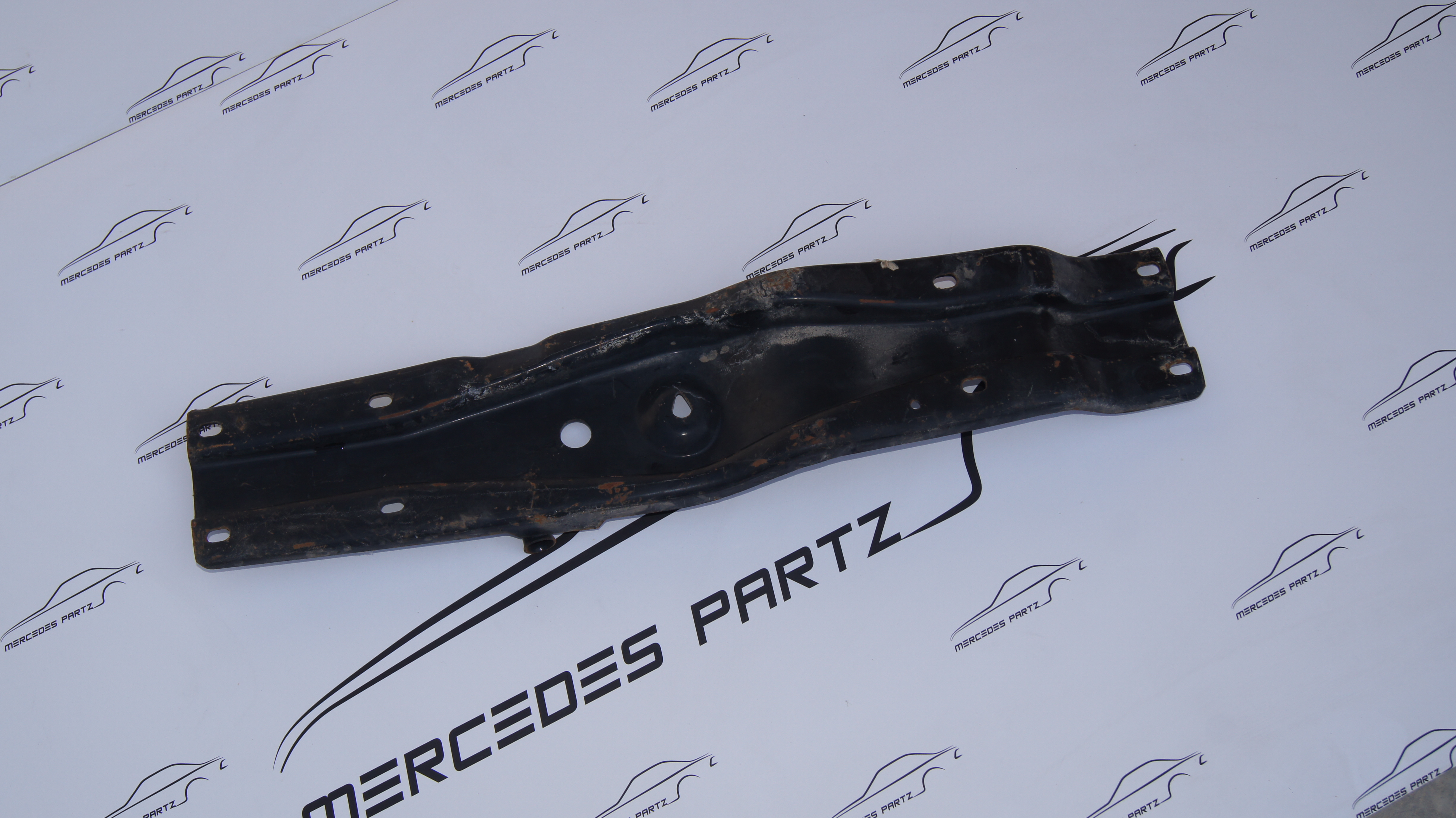 W108 W109 W110 W111 Engine Support Genuine Mercedes Part W108 W109 W110 W111 Engine Support Genuine Mercedes Part