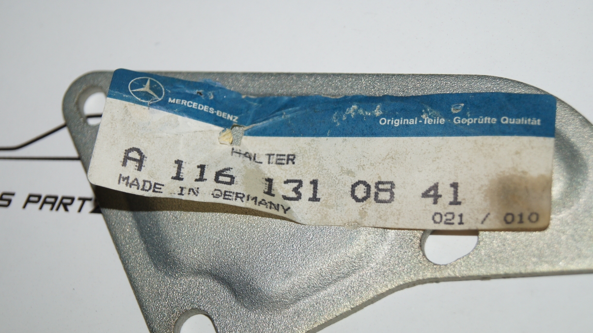 M116 4.2 / M117 5.0 5.6 Refrigerant compressor mount bracket kit Genuine Mercedes Part M116 4.2 / M117 5.0 5.6 Refrigerant compressor mount bracket kit Genuine Mercedes Part