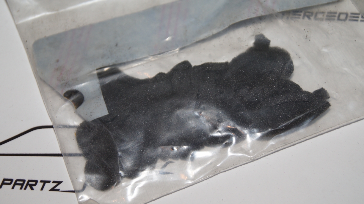 M116 4.2 / M117 5.0 5.6 Refrigerant compressor mount bracket kit Genuine Mercedes Part M116 4.2 / M117 5.0 5.6 Refrigerant compressor mount bracket kit Genuine Mercedes Part