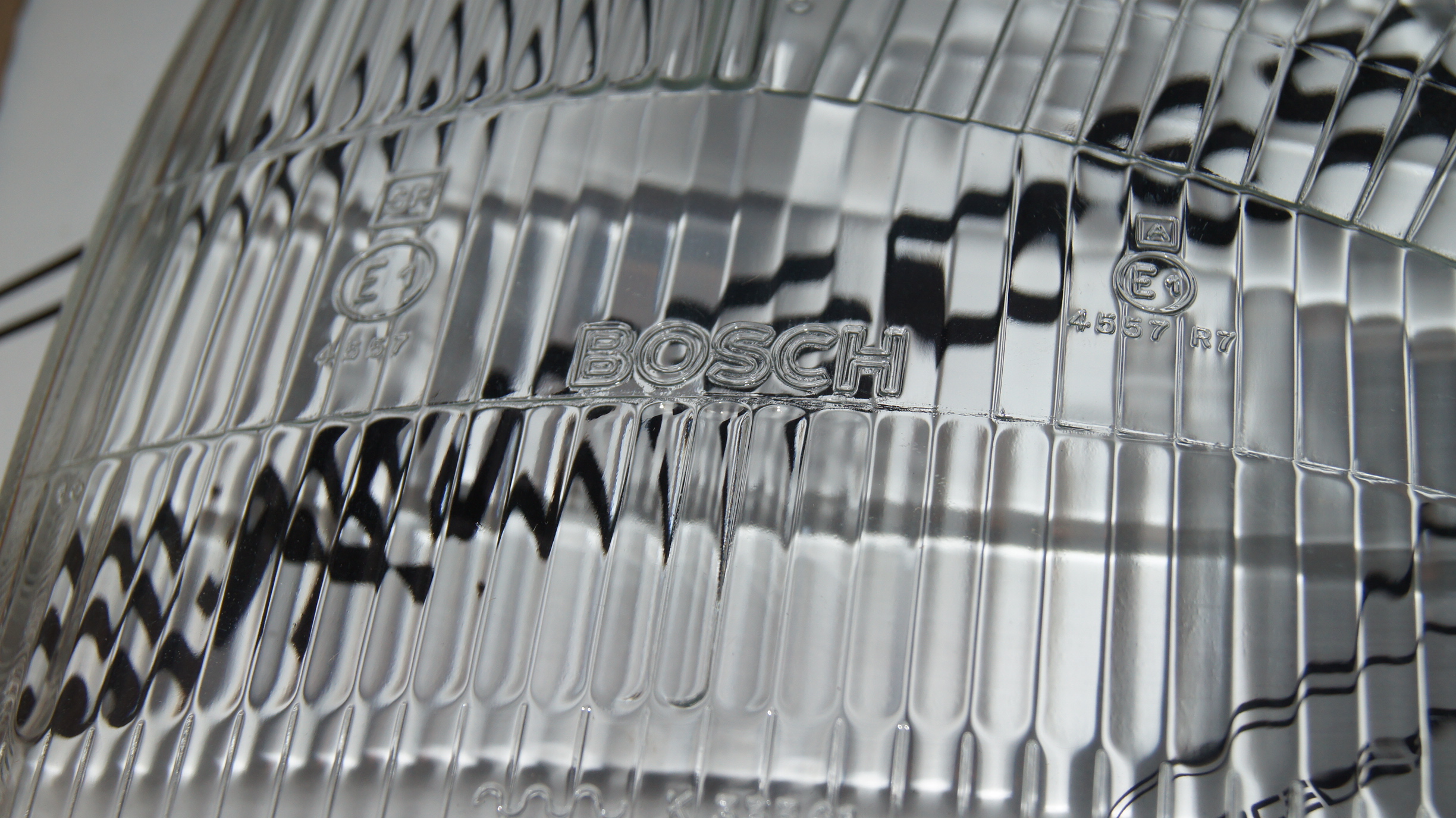 W114 / W115 Headlight lens Bosch W114 / W115 Headlight lens Bosch