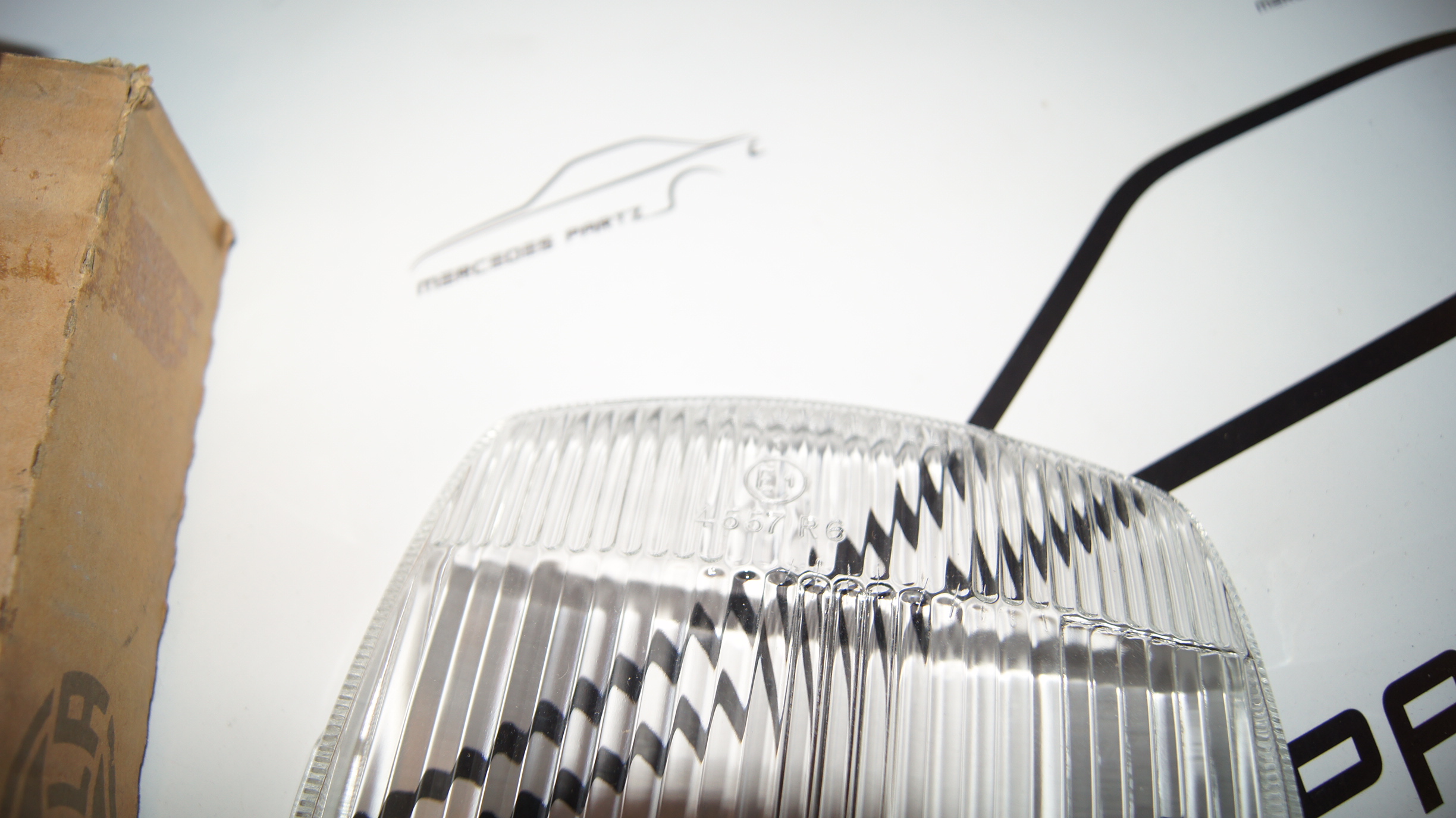 W114 / W115 Headlight lens Bosch W114 / W115 Headlight lens Bosch