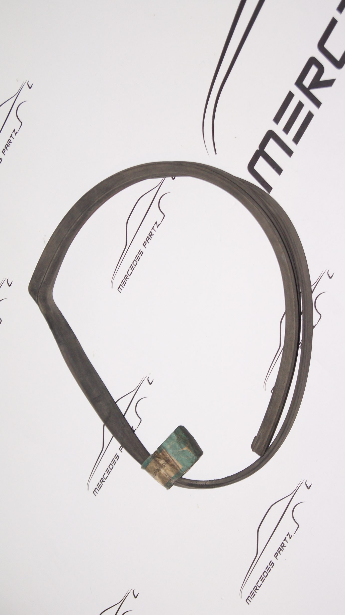 W108 / 109 Front left door seal A1087270331 Genuine Mercedes Part W108 / 109 Front left door seal A1087270331 Genuine Mercedes Part