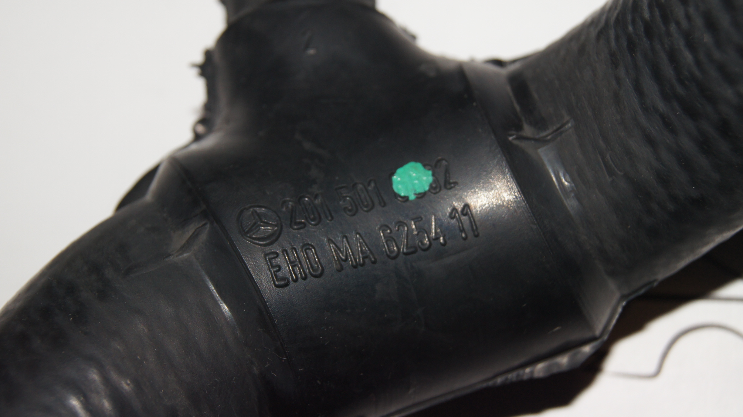 W201 Radiator hose Genuine Mercedes Part W201 Radiator hose Genuine Mercedes Part