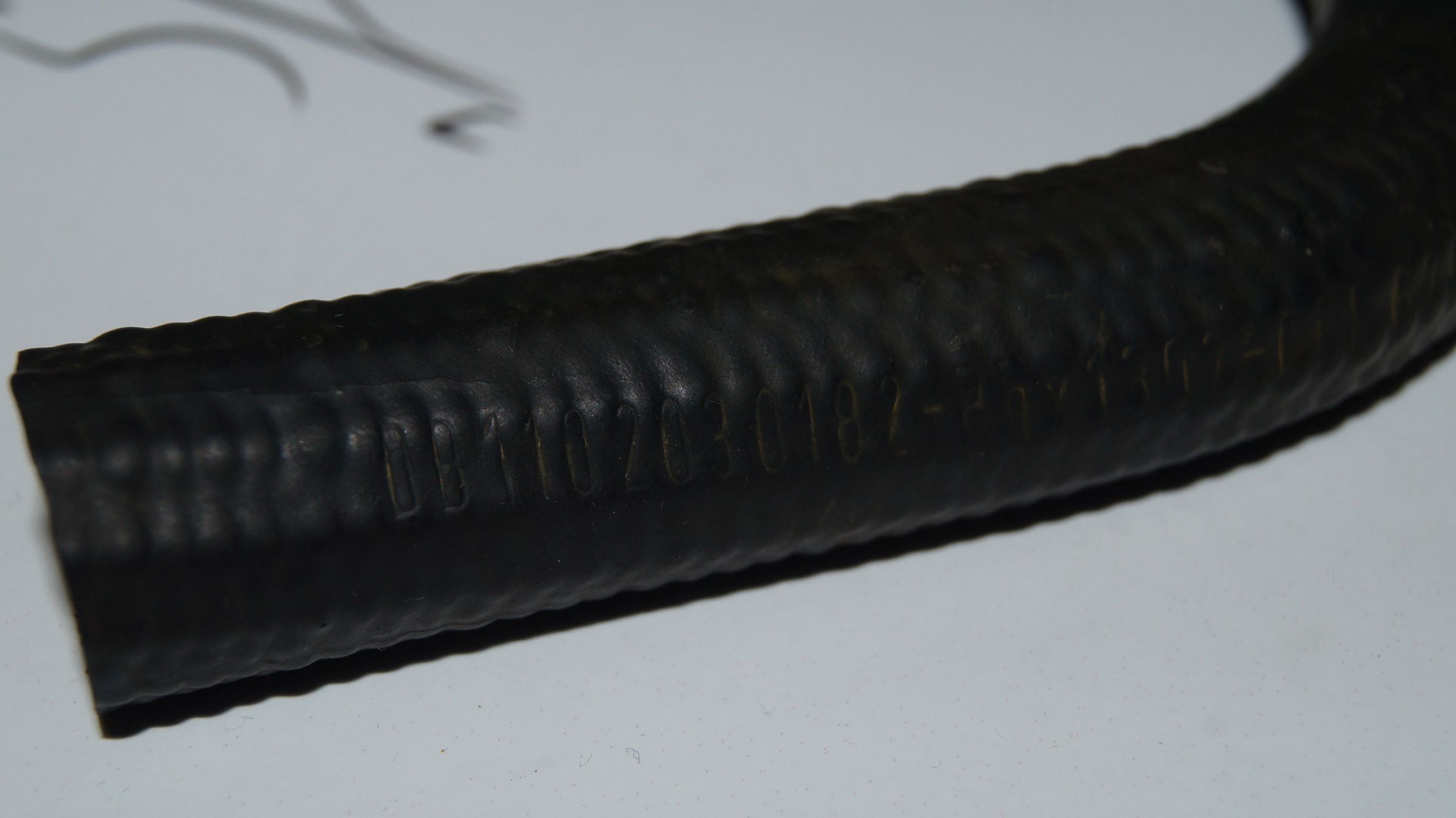 M110 Injected engine Cooling hose Genuine Mercedes Part M110 Injected engine Cooling hose Genuine Mercedes Part