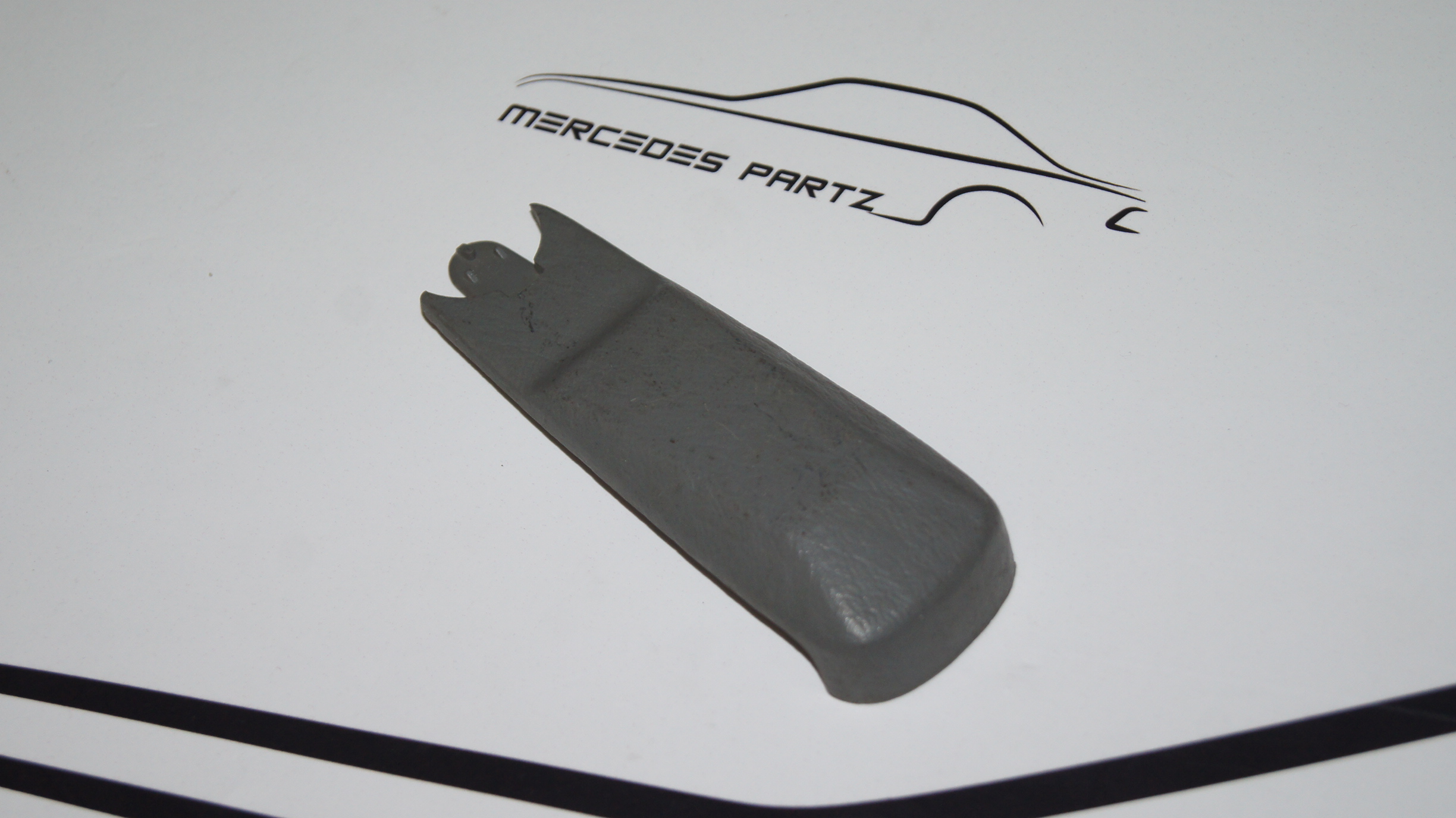 W124 W126 W201 W461 W123 W107 Window crank covering Genuine Mercedes Part W124 W126 W201 W461 W123 W107 Window crank covering Genuine Mercedes Part