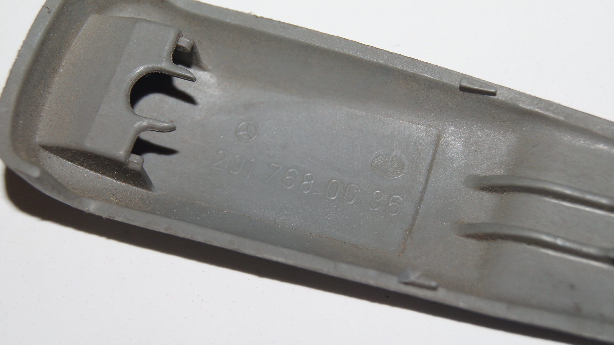 W107 W123 W124 W126 W201 Window crank cover Genuine Mercedes Part W107 W123 W124 W126 W201 Window crank cover Genuine Mercedes Part