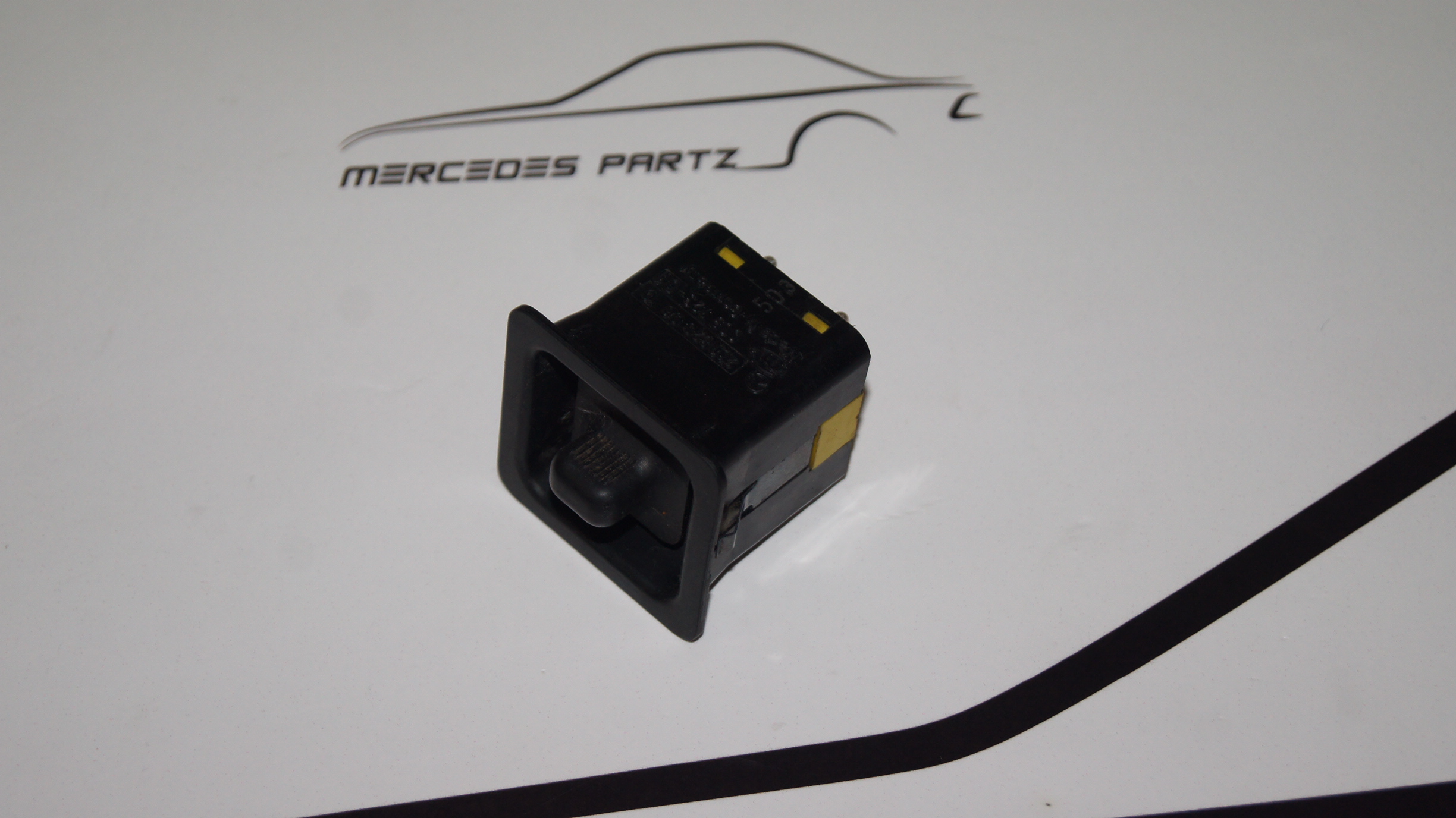 Rearview mirror switch A2018200610 Genuine Mercedes Part Rearview mirror switch A2018200610 Genuine Mercedes Part