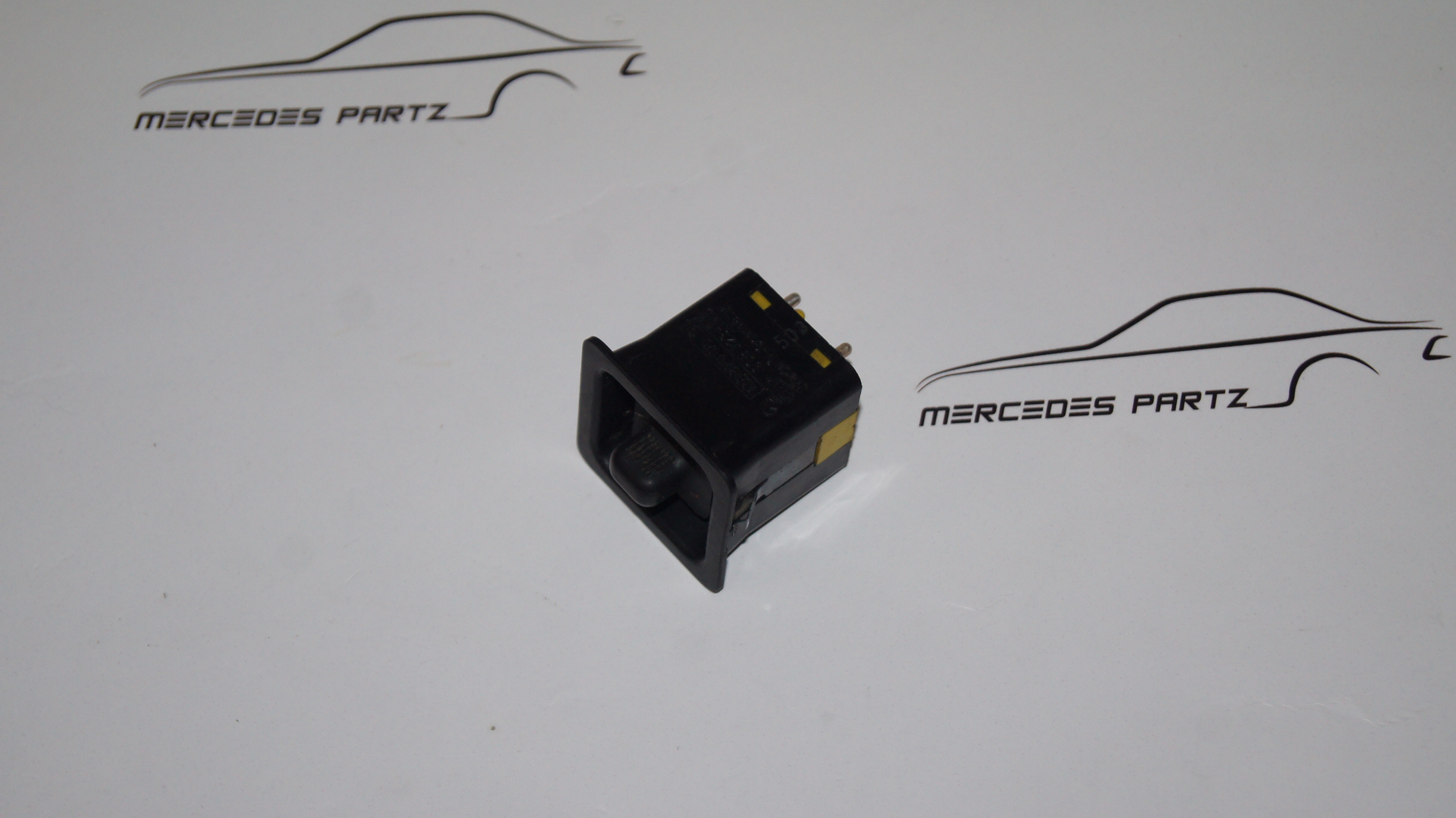 Rearview mirror switch A2018200610 Genuine Mercedes Part Rearview mirror switch A2018200610 Genuine Mercedes Part