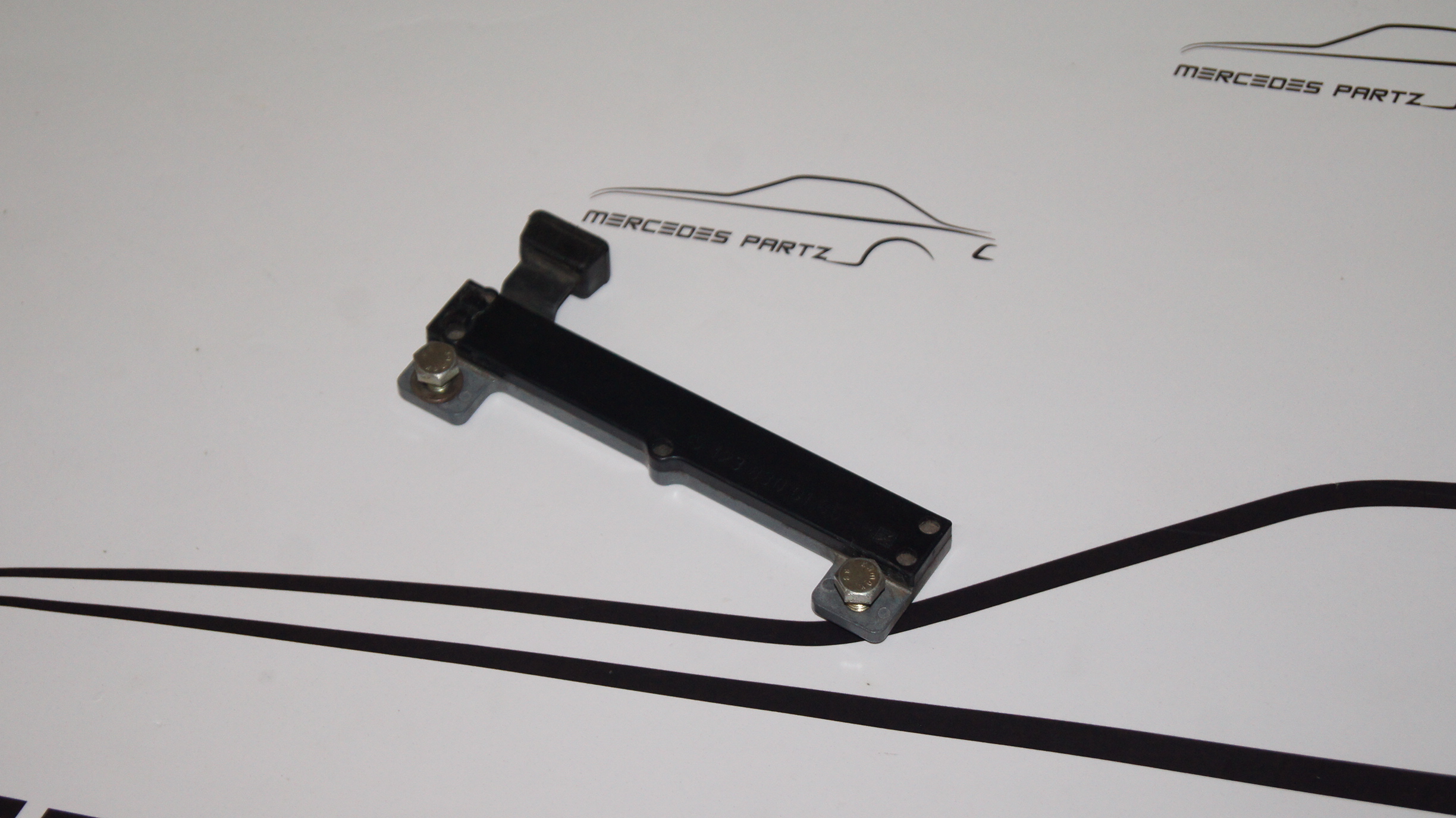 W123 defroster nozzle flap Genuine Mercedes Part W123 defroster nozzle flap Genuine Mercedes Part