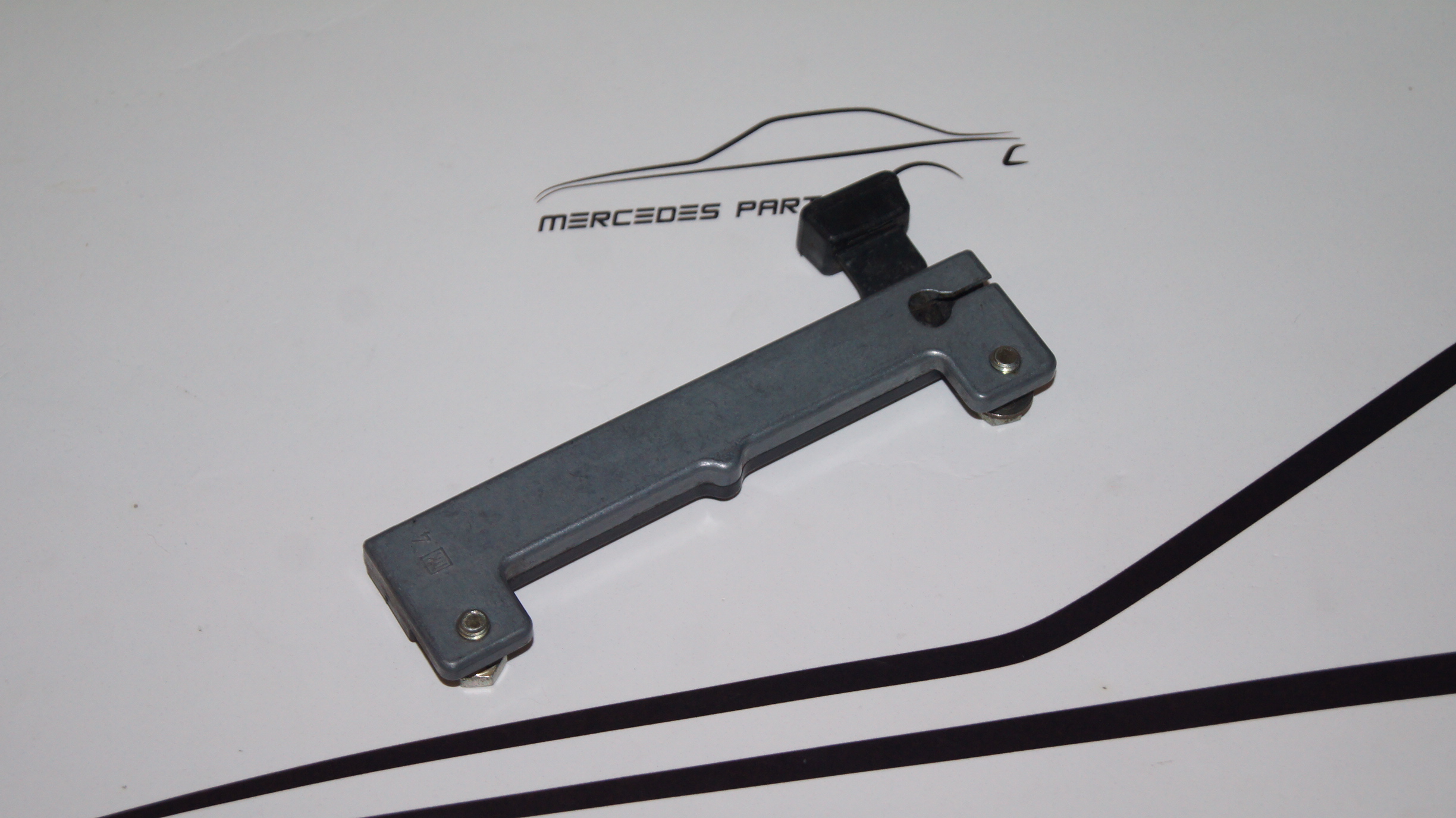 W123 defroster nozzle flap Genuine Mercedes Part W123 defroster nozzle flap Genuine Mercedes Part