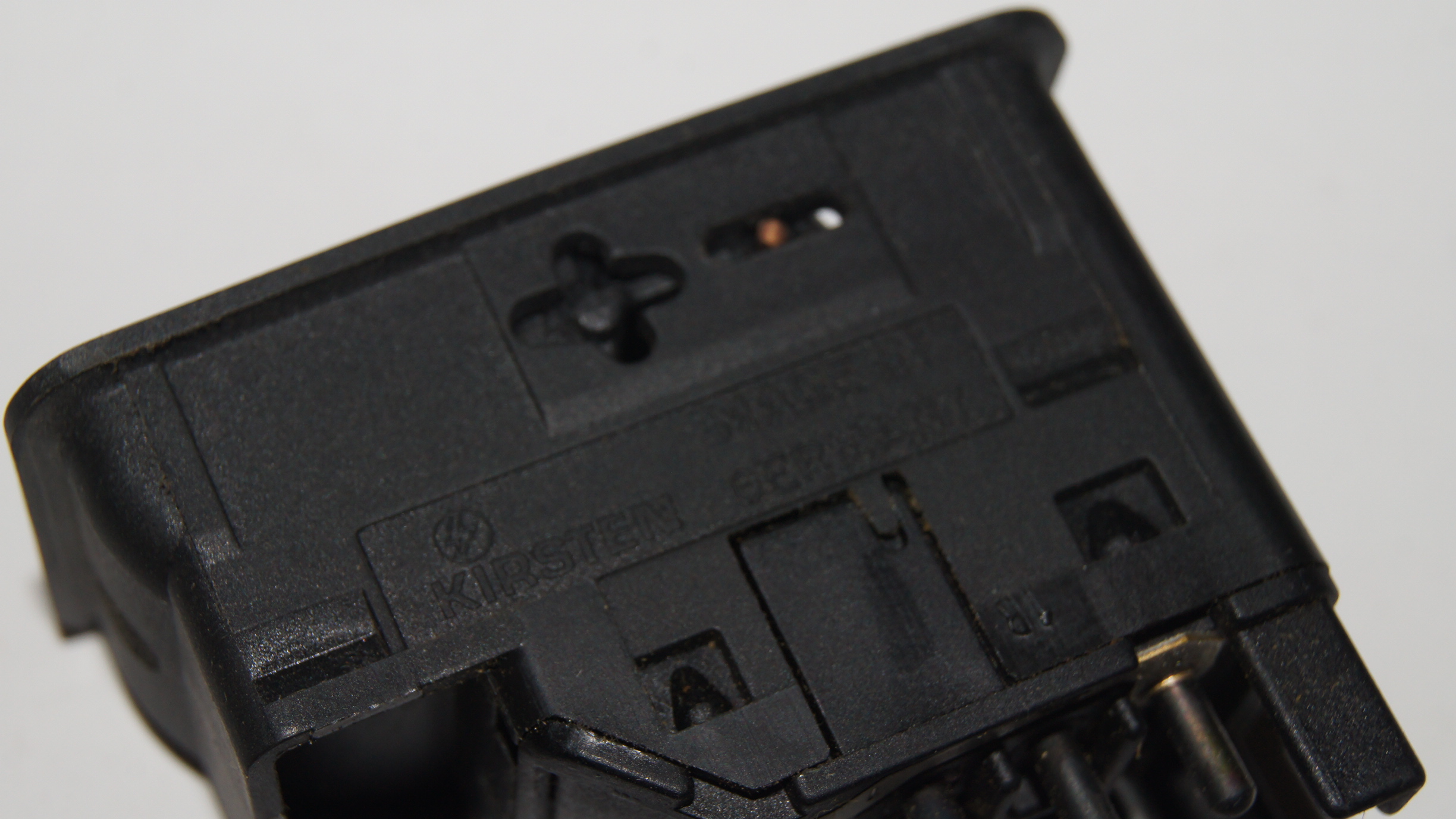 W124 W201 W463 Sliding roof switch NEW NOS Genuine Mercedes Part W124 W201 W463 Sliding roof switch NEW NOS Genuine Mercedes Part