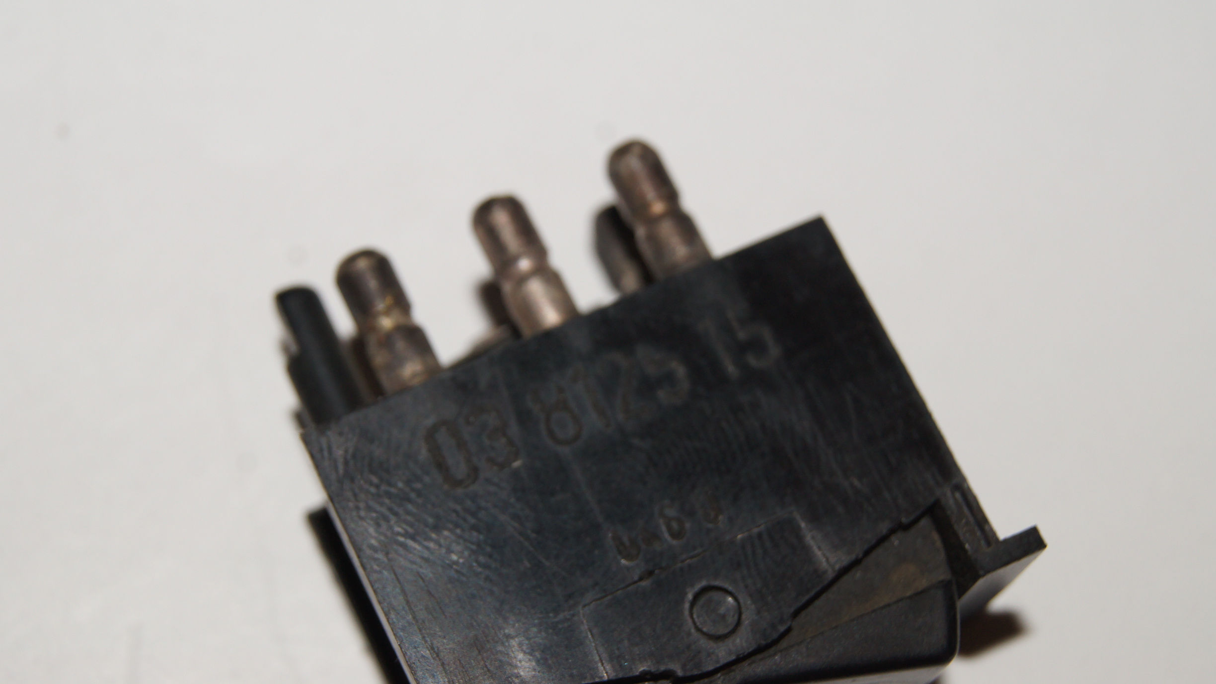 W107 W116 W201 Heated rear window pane switch Genuine Mercedes Part W107 W116 W201 Heated rear window pane switch Genuine Mercedes Part