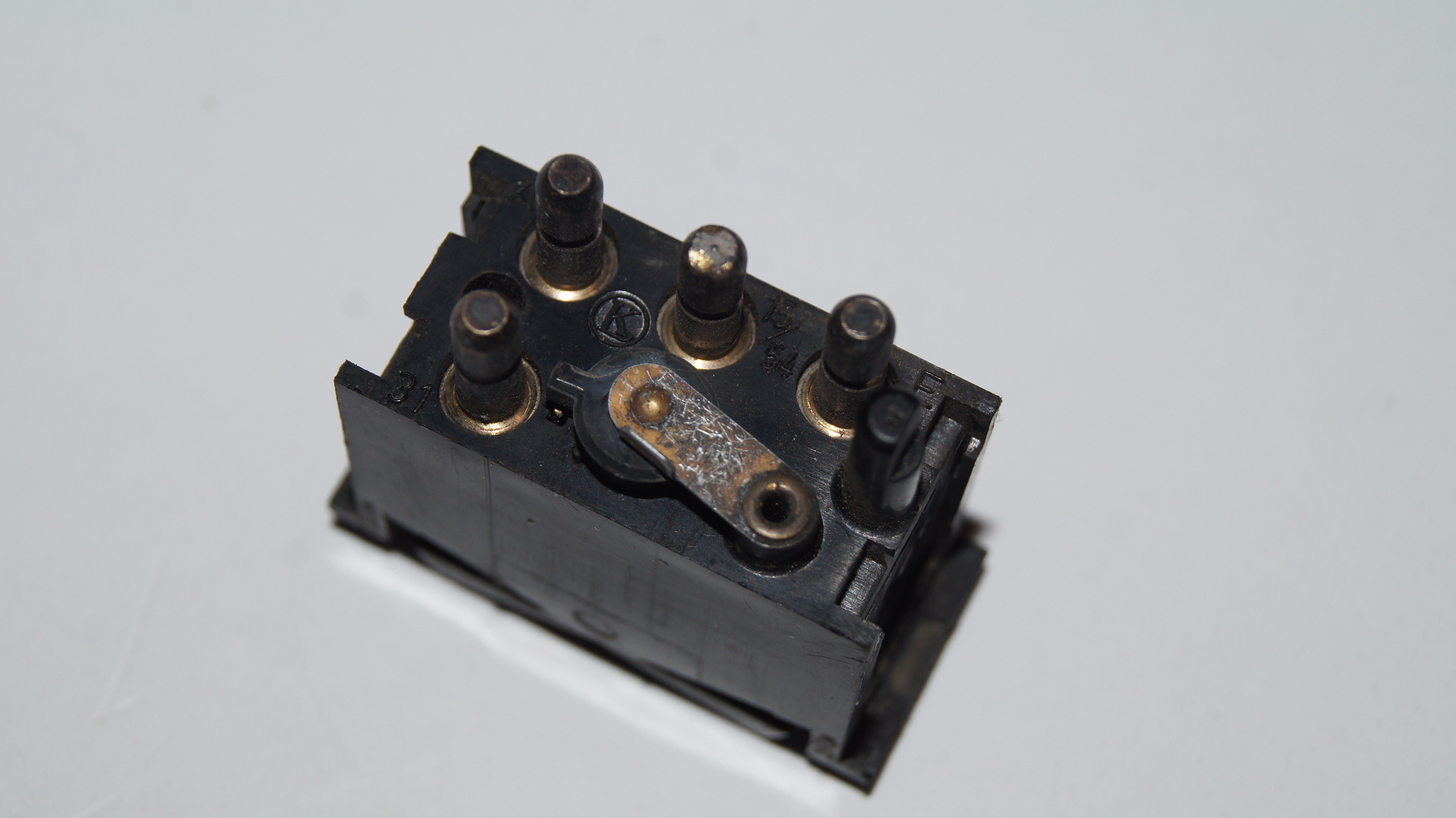 W107 W116 W201 Heated rear window pane switch Genuine Mercedes Part W107 W116 W201 Heated rear window pane switch Genuine Mercedes Part