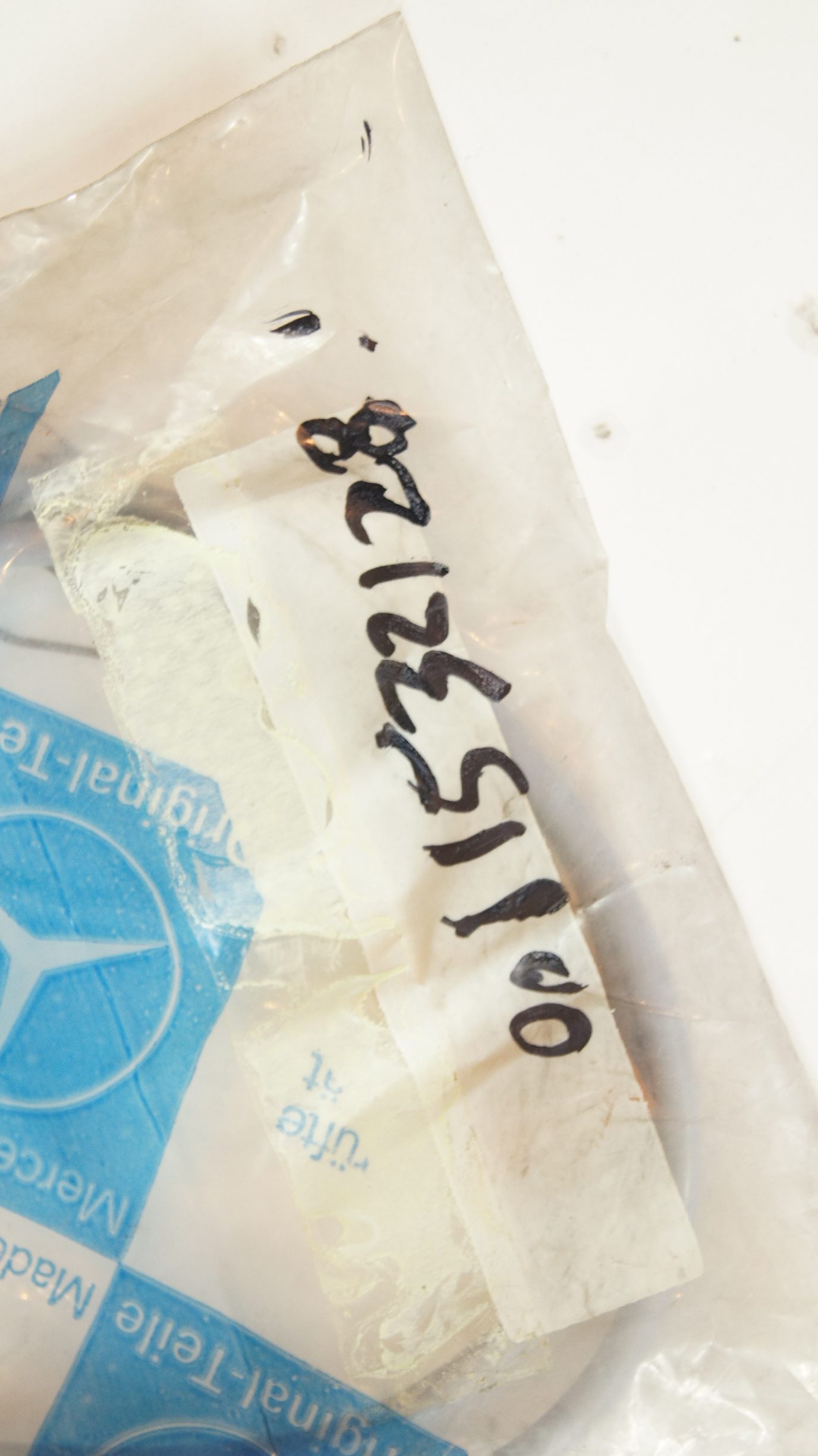 A0011532128 M116 M117 position sensor Genuine Mercedes Part A0011532128 M116 M117 position sensor Genuine Mercedes Part