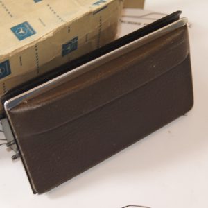 W114 W114 W115 C114 منفضة سجائر بنية اللون قطعة مرسيدس أصلية