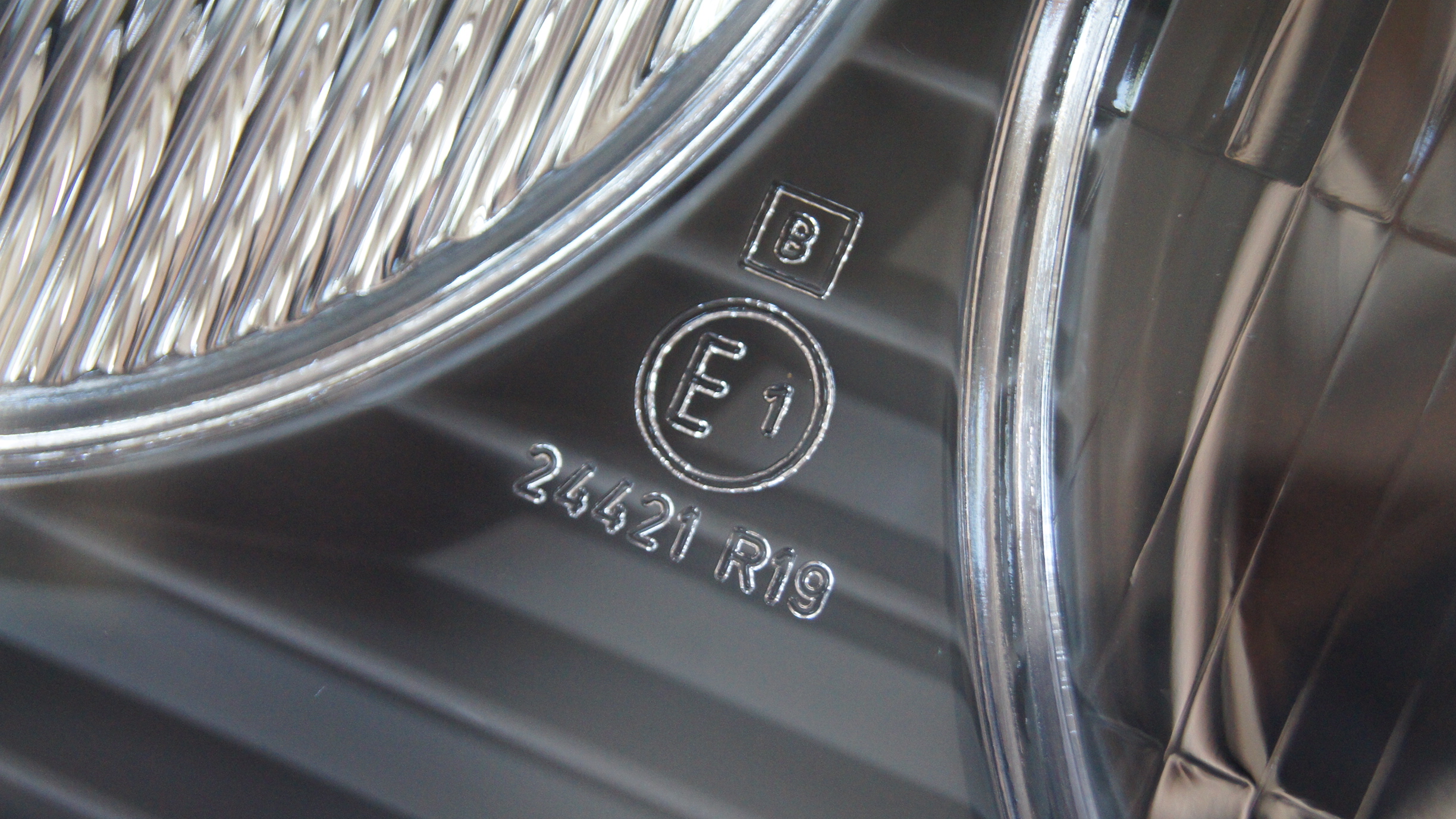 W123 Left Hella headlight Genuine Mercedes Part W123 Left Hella headlight Genuine Mercedes Part