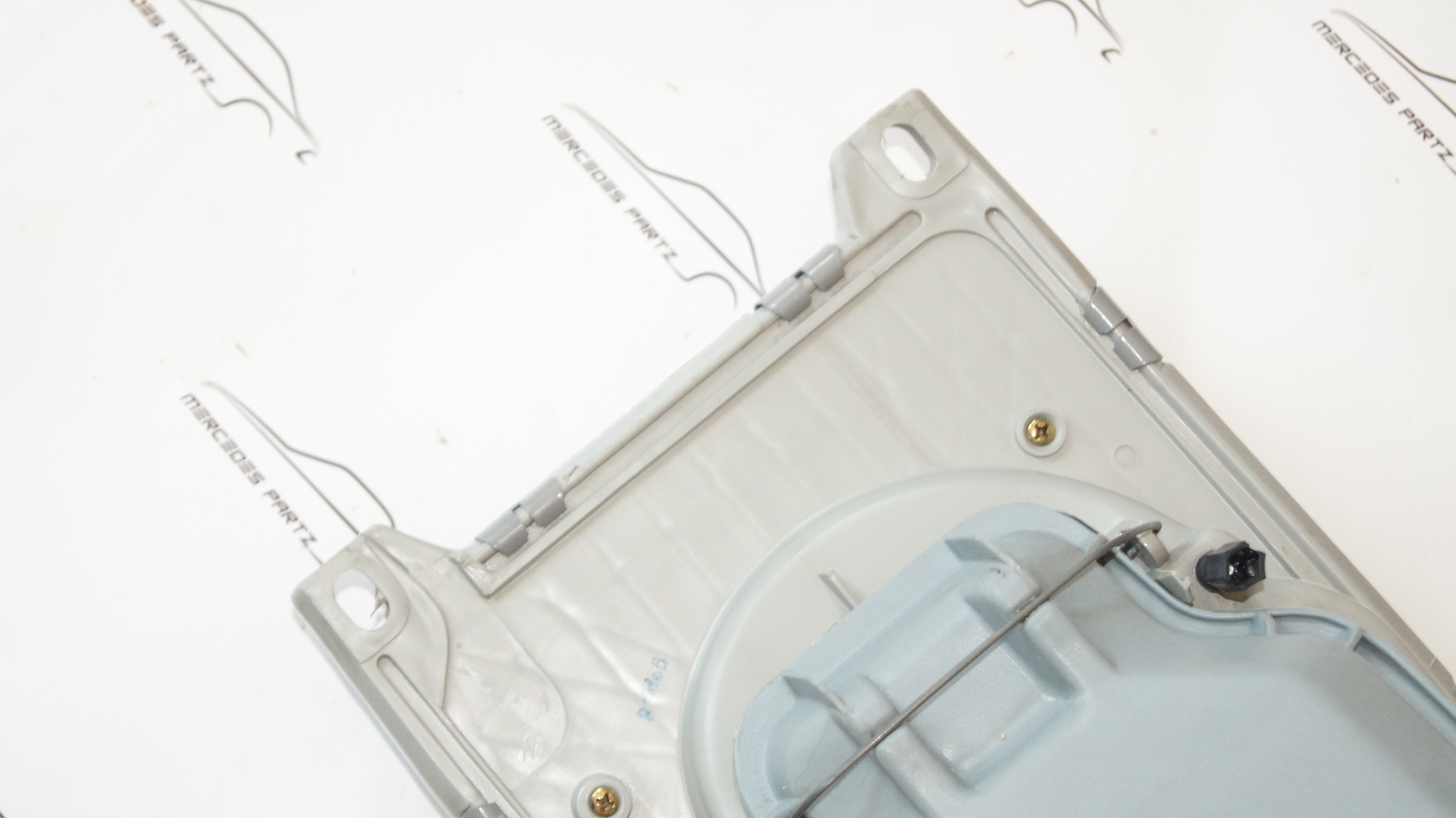 W123 Left Hella headlight Genuine Mercedes Part W123 Left Hella headlight Genuine Mercedes Part