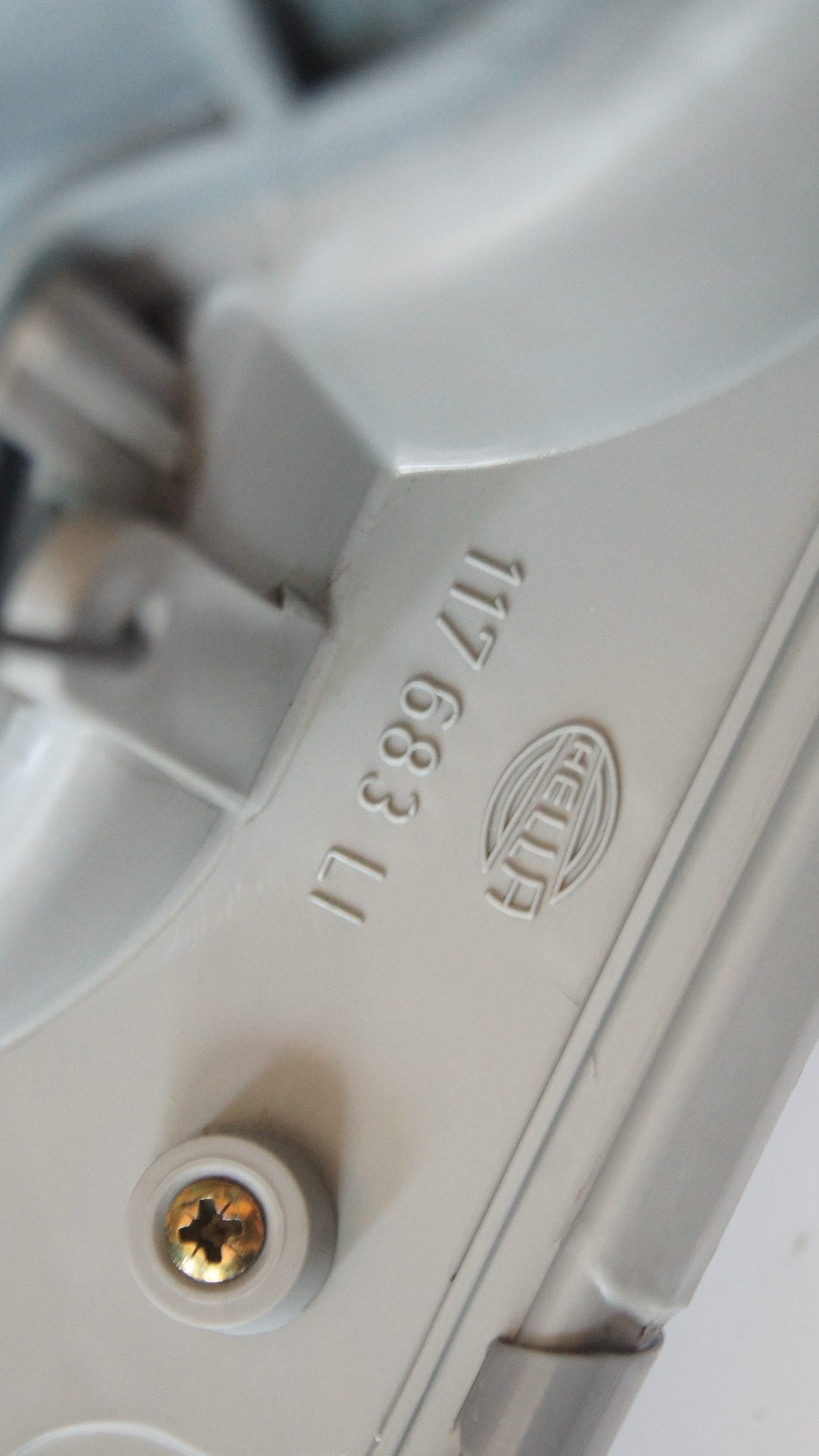 W123 Left Hella headlight Genuine Mercedes Part W123 Left Hella headlight Genuine Mercedes Part