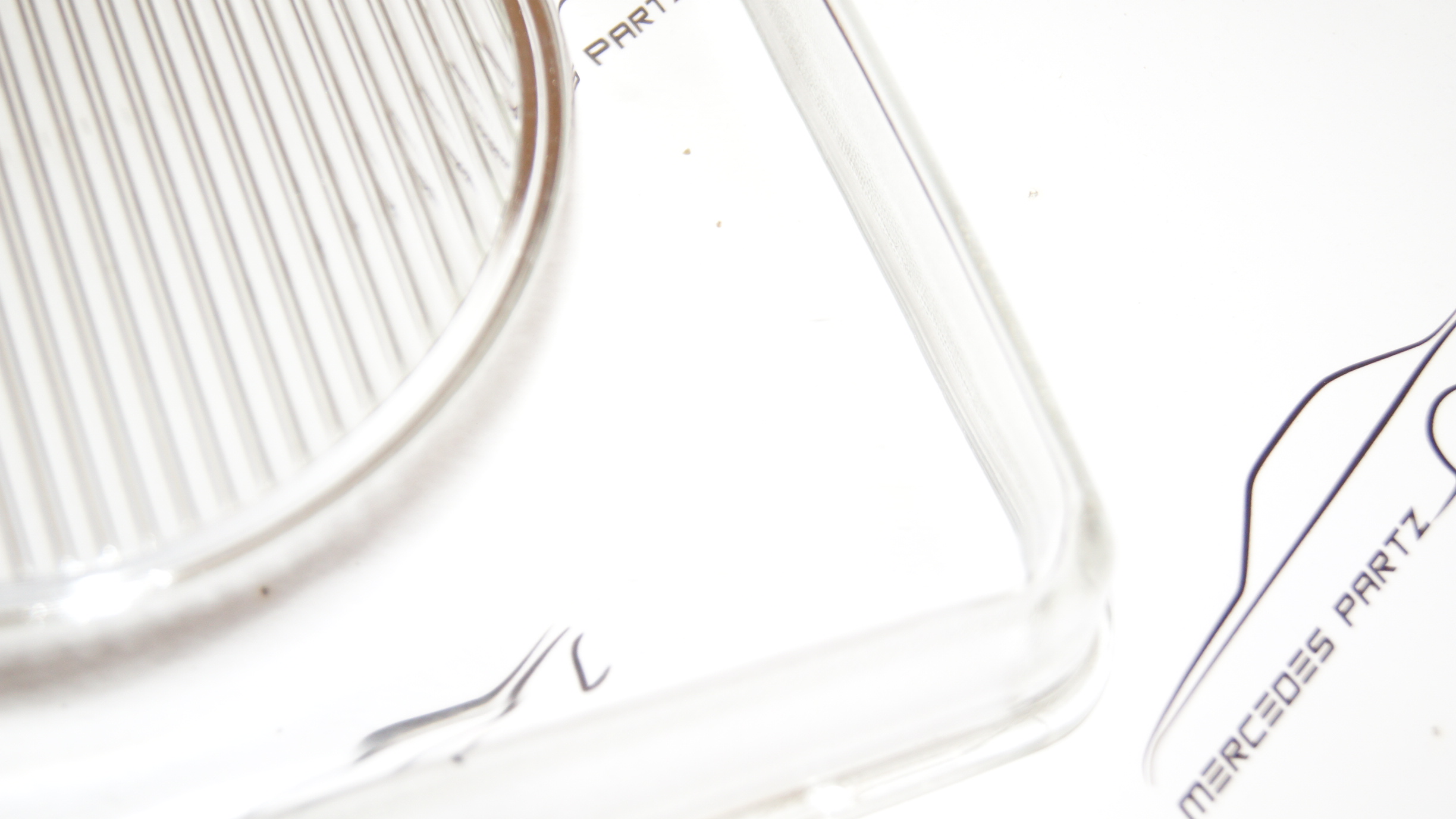 W123 gen1 headlight lens glass pane , right , right side traffic bosch W123 W123 gen1 headlight lens glass pane , right , right side traffic bosch W123