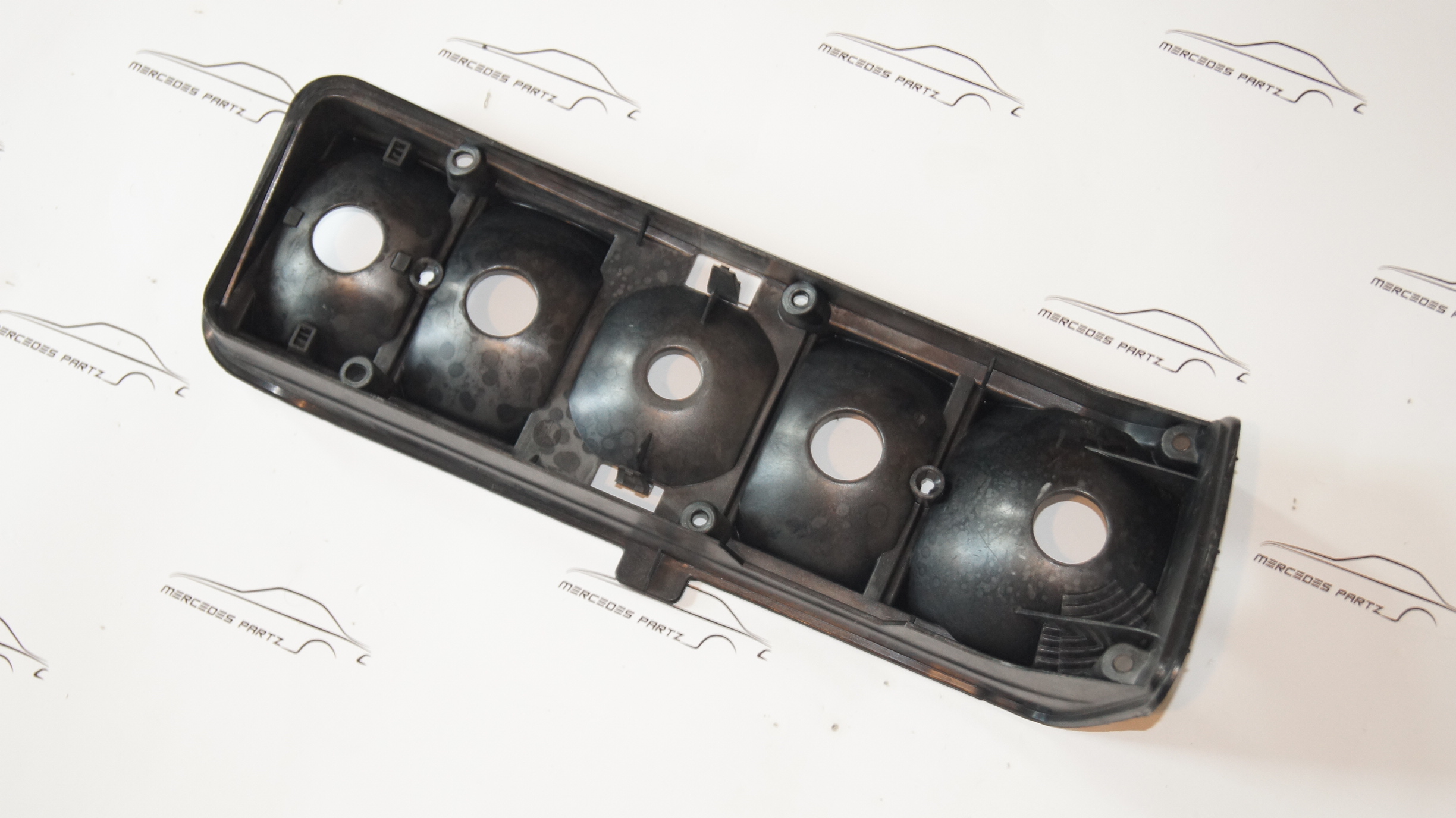 W201 left taillight housing Genuine Mercedes Part W201 left taillight housing Genuine Mercedes Part