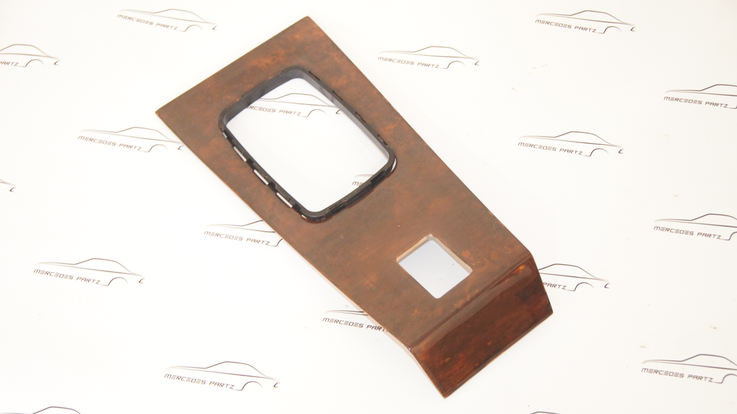 W123 center console manual burl wood (reconditioned) Restored/Reconditioned W123 center console manual burl wood (reconditioned) Restored/Reconditioned