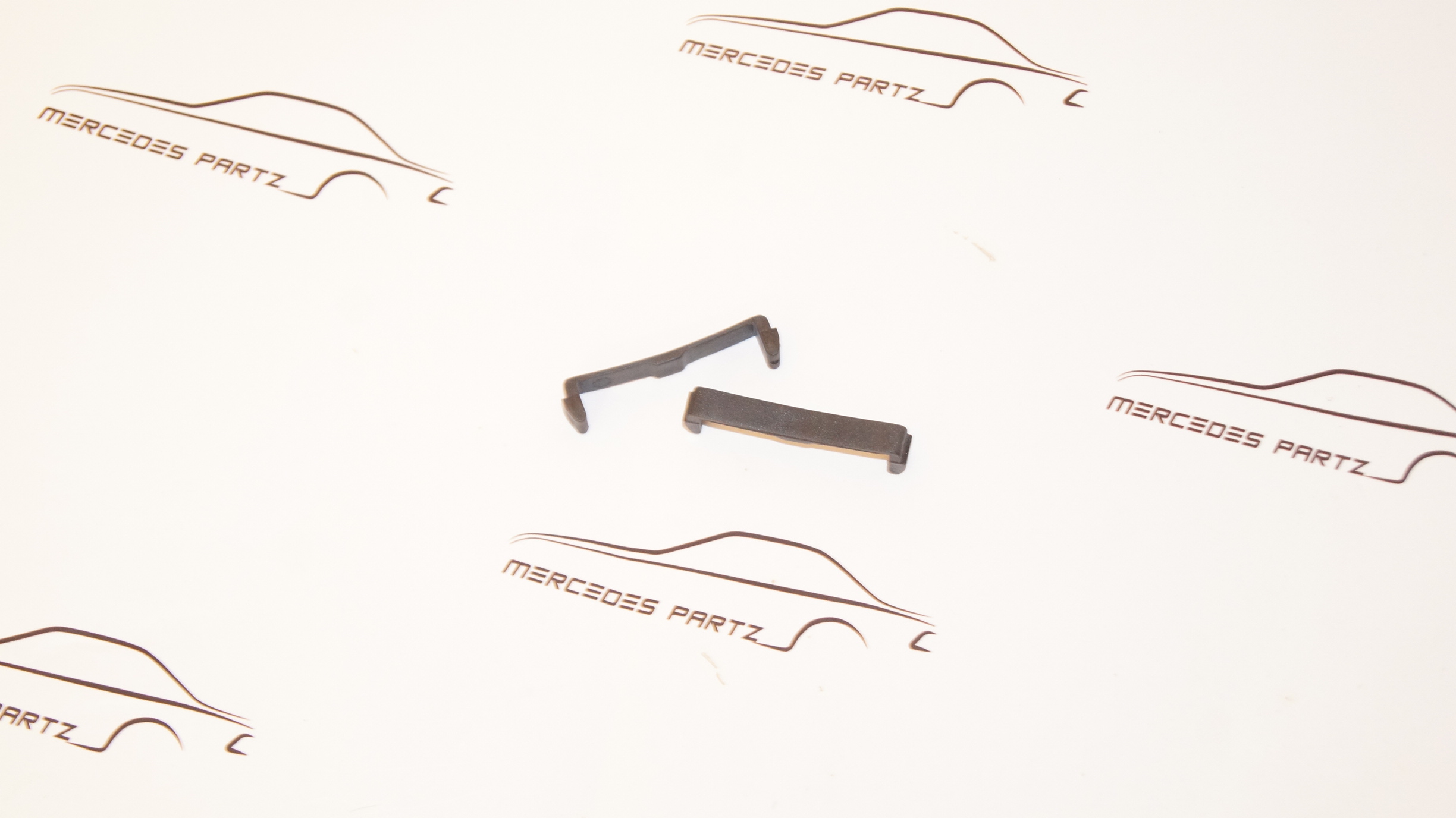 W124 W140 W211 W201 W202 Regulator Lock Plate Genuine Mercedes Part W124 W140 W211 W201 W202 Regulator Lock Plate Genuine Mercedes Part