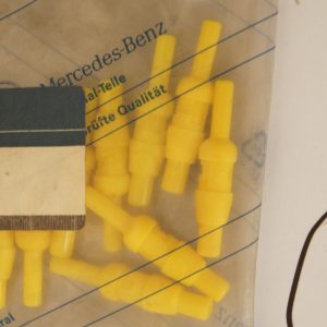 R129 W140 W201 door locking vacuum element plug NEW NOS OEM C208