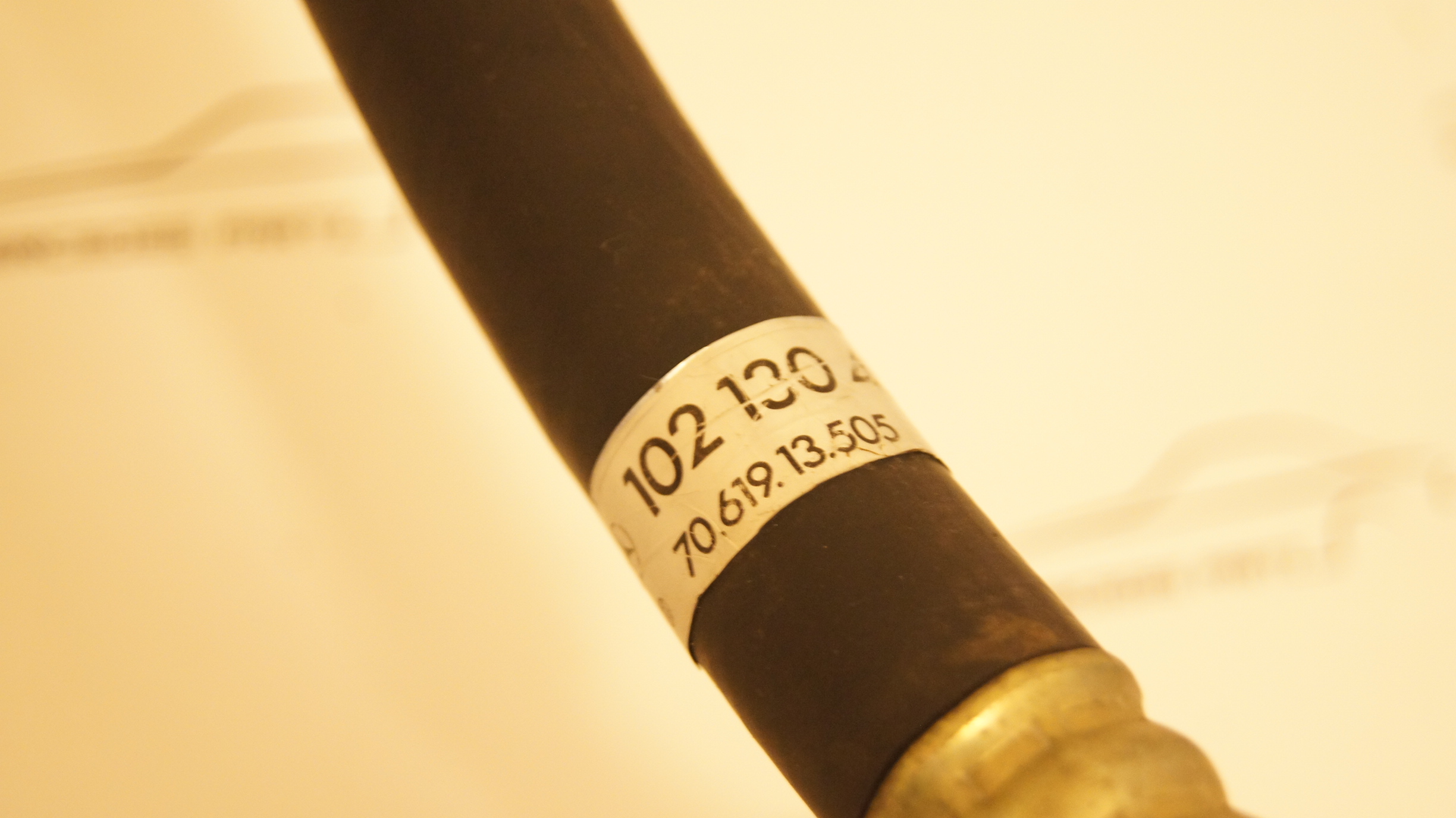 M102 suction pipe refrigerant line with damper cage Genuine Mercedes Part M102 suction pipe refrigerant line with damper cage Genuine Mercedes Part