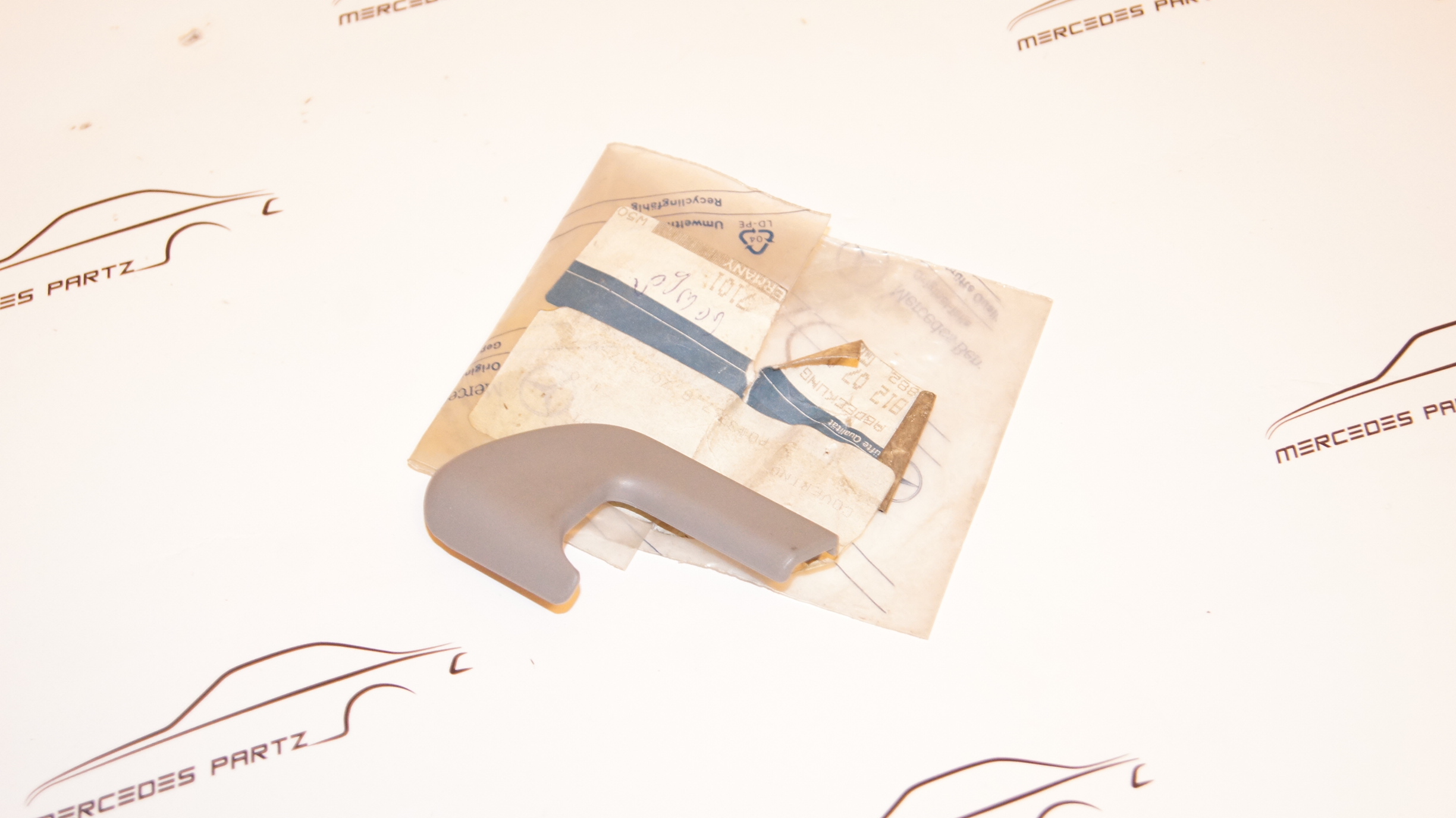 W124 front panel left cover mercedespartz