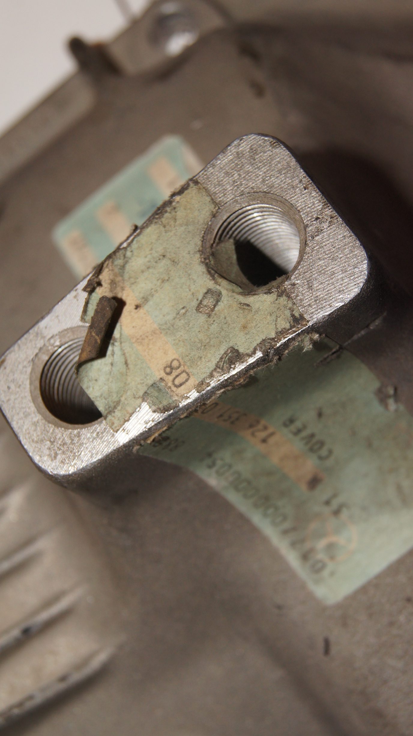 W107 W126 rear axle cap Genuine Mercedes Part W107 W126 rear axle cap Genuine Mercedes Part