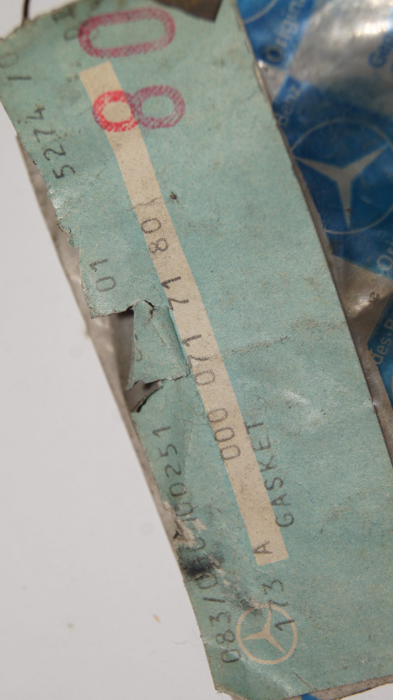 M102 carburetor gasket Genuine Mercedes Part M102 carburetor gasket Genuine Mercedes Part