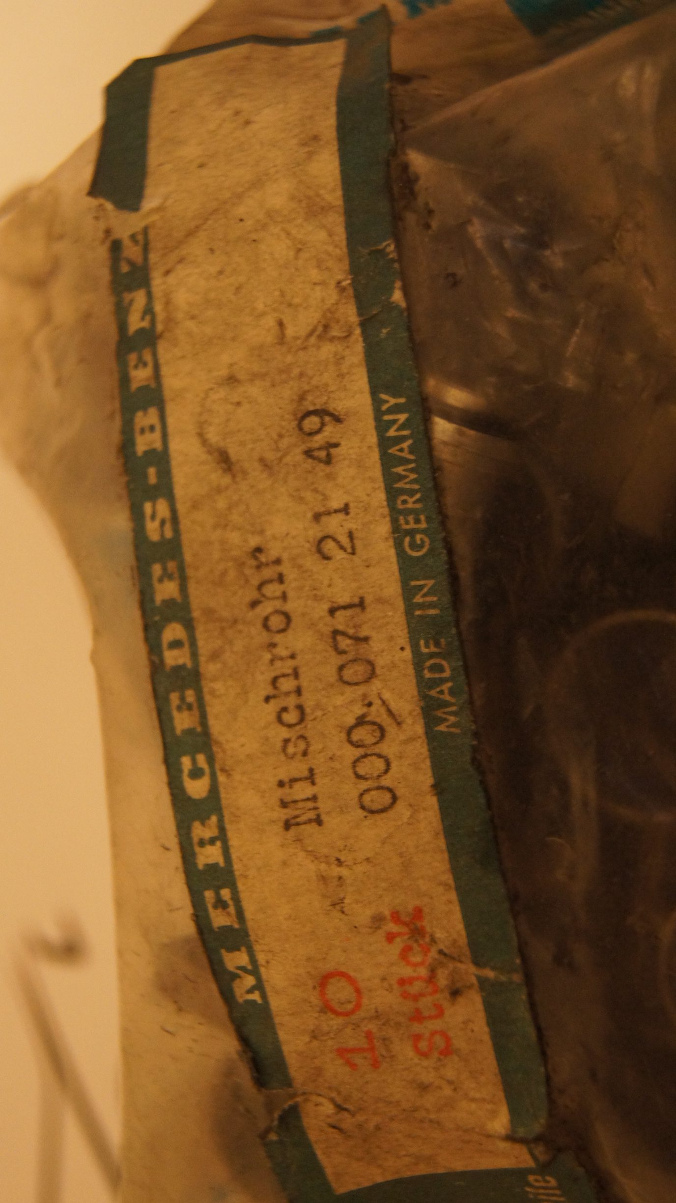 M108 M114 M130 carburetor mixing tube Genuine Mercedes Part M108 M114 M130 carburetor mixing tube Genuine Mercedes Part