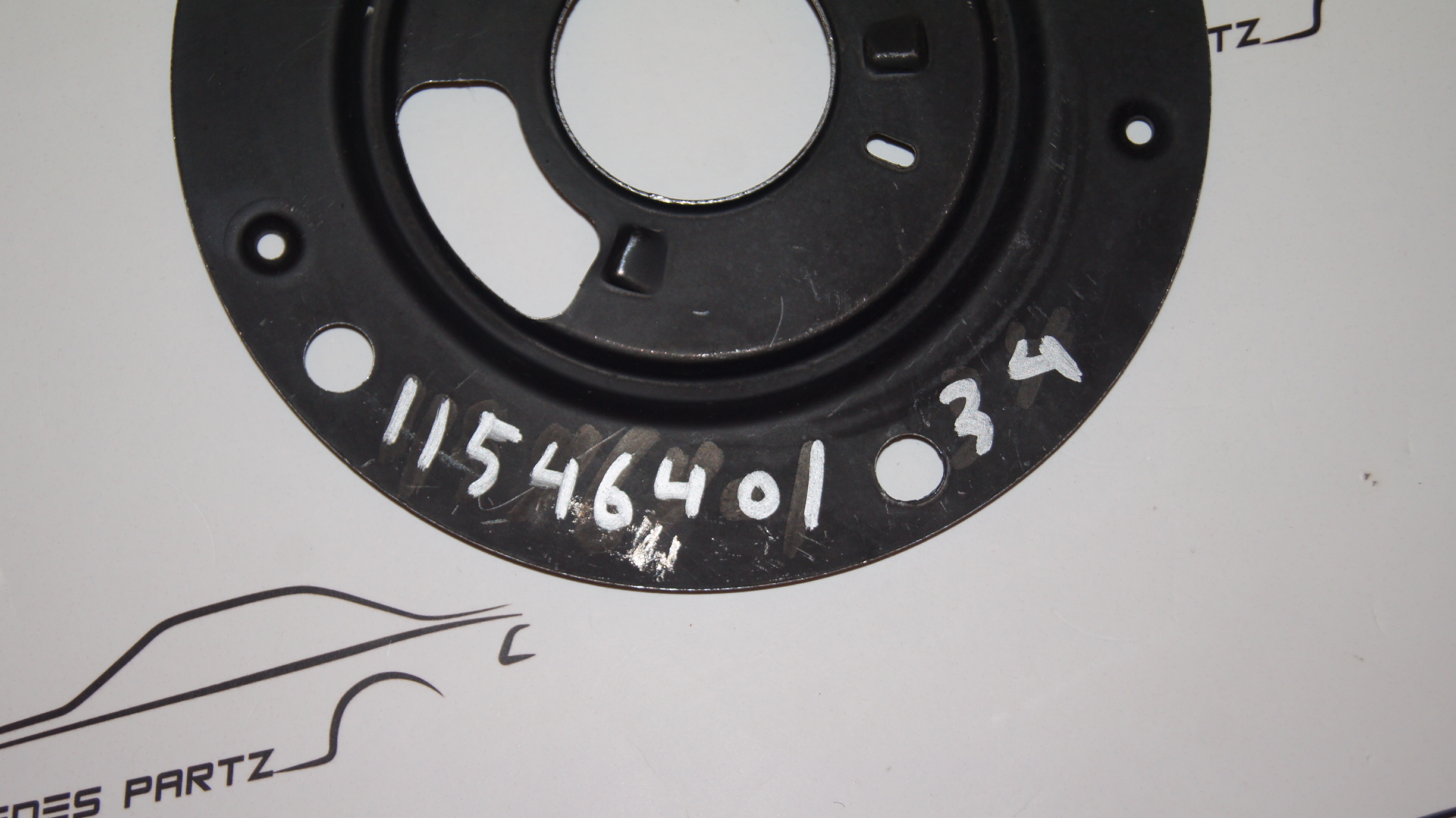 W100 W108 W109 W110 W111 W113 W114 W115 steering horn bracket Genuine Mercedes Part W100 W108 W109 W110 W111 W113 W114 W115 steering horn bracket Genuine Mercedes Part