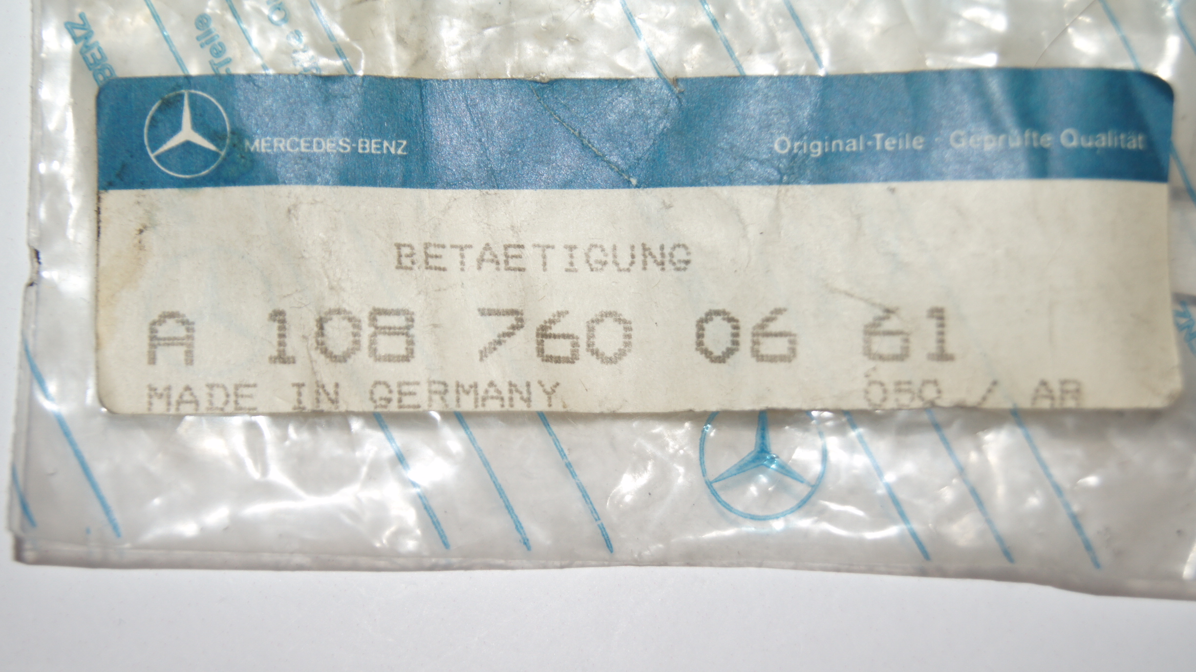 W100 W108 W109 W110 W111 W113 W114 W115 interior right door handle assembly Genuine Mercedes Part W100 W108 W109 W110 W111 W113 W114 W115 interior right door handle assembly Genuine Mercedes Part