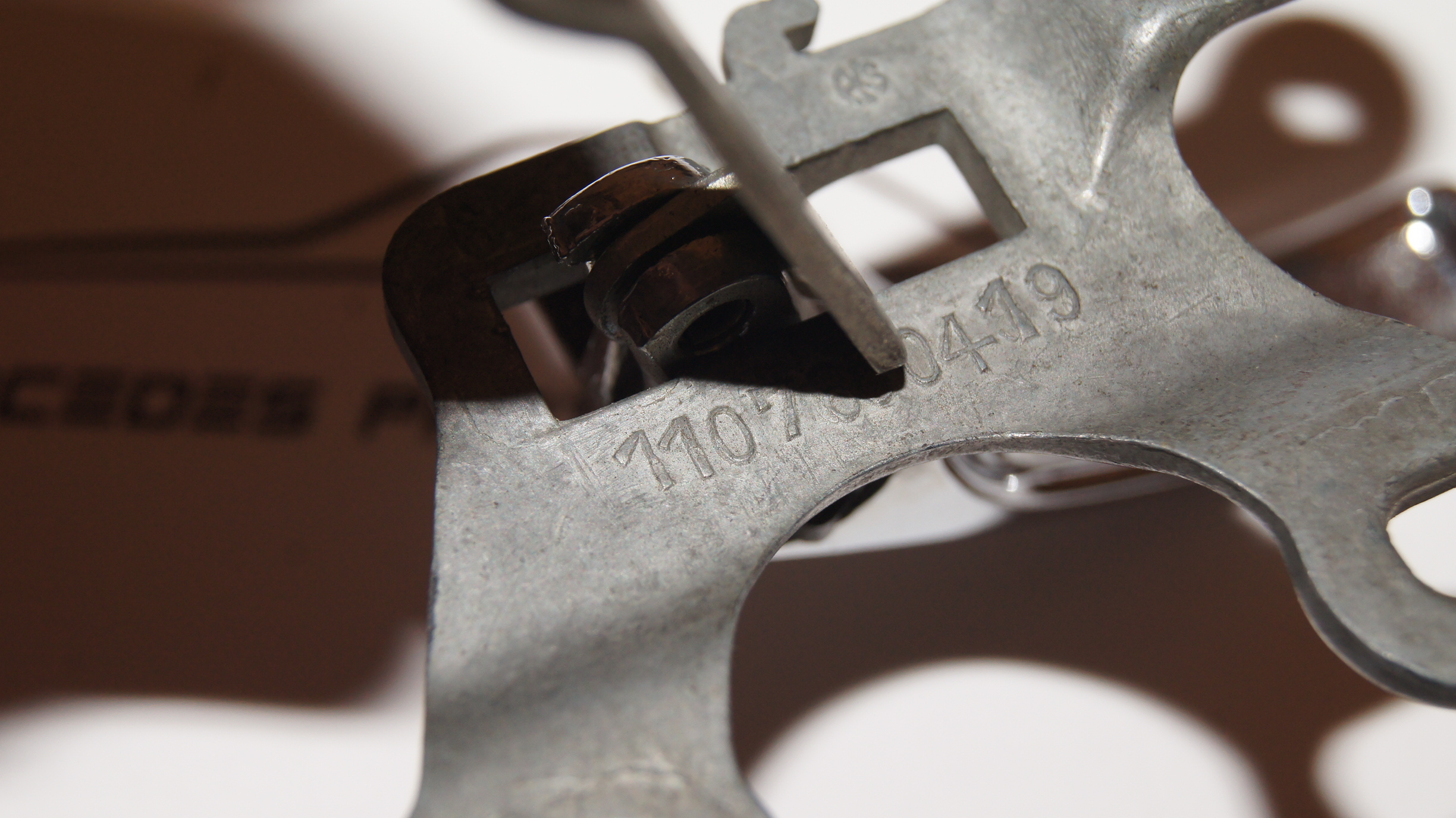 W100 W108 W109 W110 W111 W113 W114 W115 interior right door handle assembly Genuine Mercedes Part W100 W108 W109 W110 W111 W113 W114 W115 interior right door handle assembly Genuine Mercedes Part