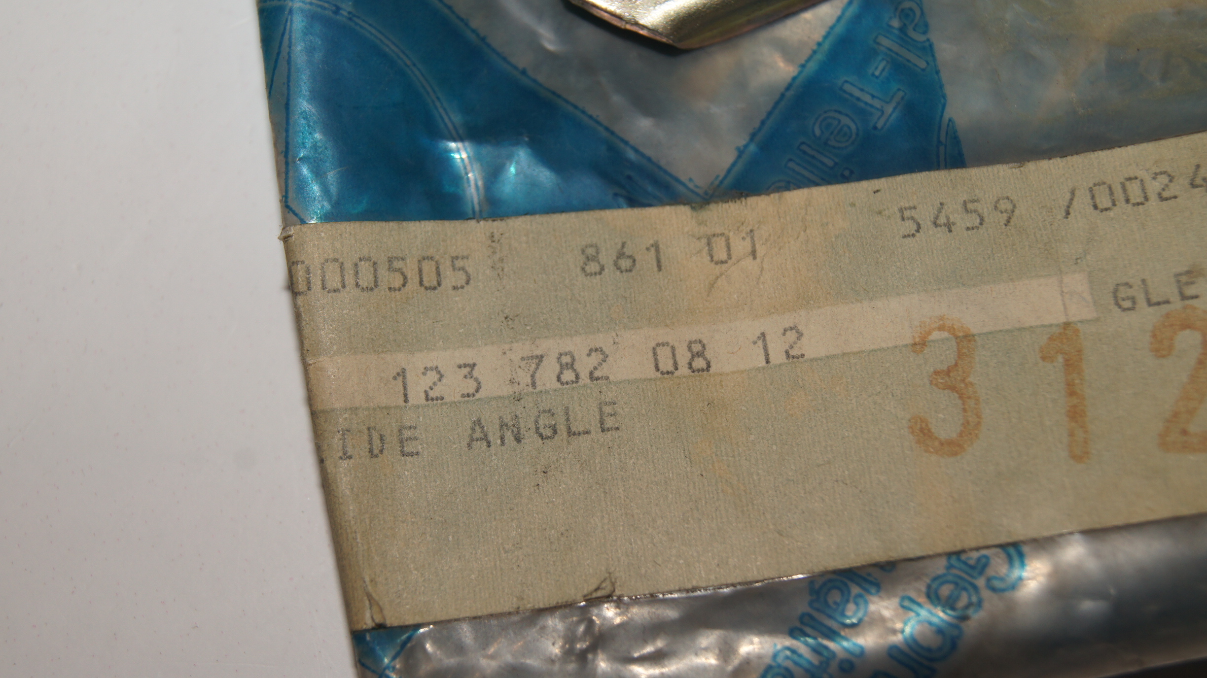 W116 W123 W126 Sliding roof front right angle Genuine Mercedes Part W116 W123 W126 Sliding roof front right angle Genuine Mercedes Part